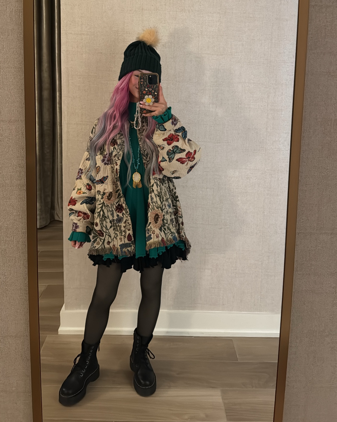 Christmas lights fit :)
Hat was handmade by a special friend🤍 