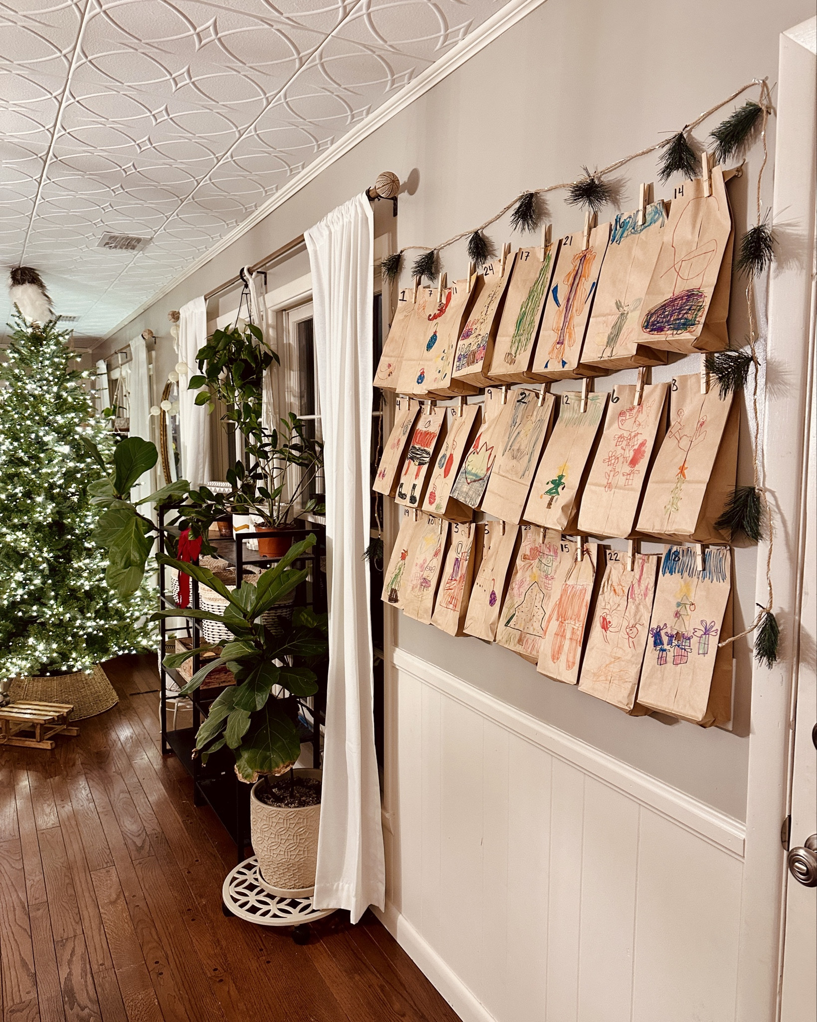 Easy, inexpensive , sentimental and personalized Advent calendar!