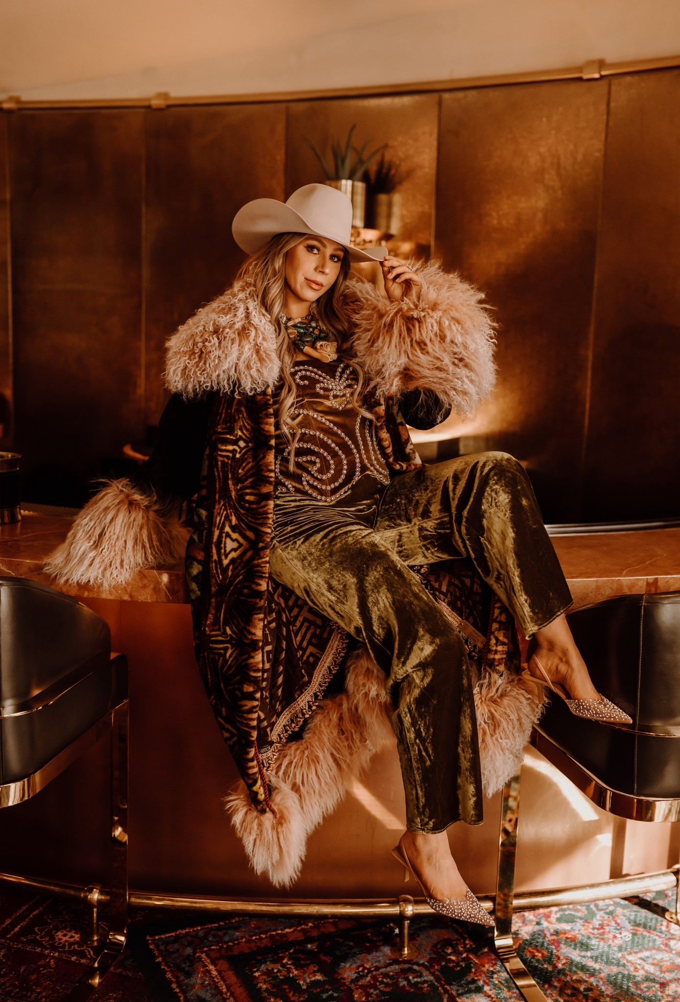 Corset top fits oversized, I’m in a medium and it fits my bump🤰🏼 I sized up one in pants for maternity fit

#LTKHoliday #LTKootd #LTKBump