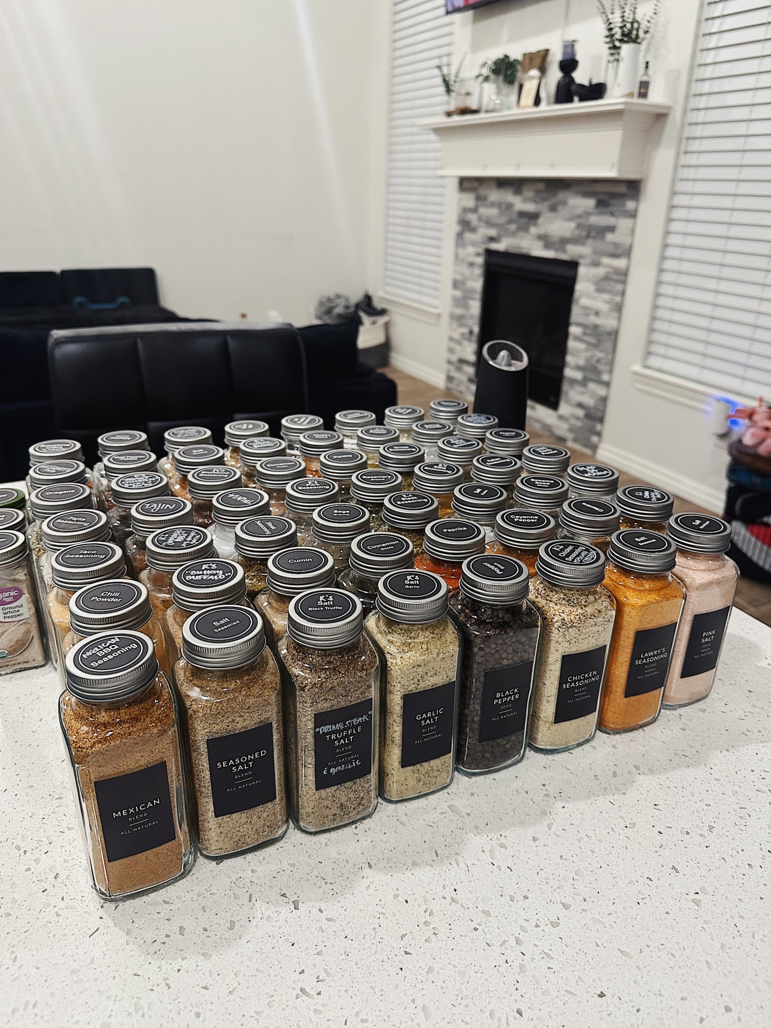 aesthetically pleasing labeled seasoning shakers > 

#LTKdayinmylife #LTKfoodie #LTKHome