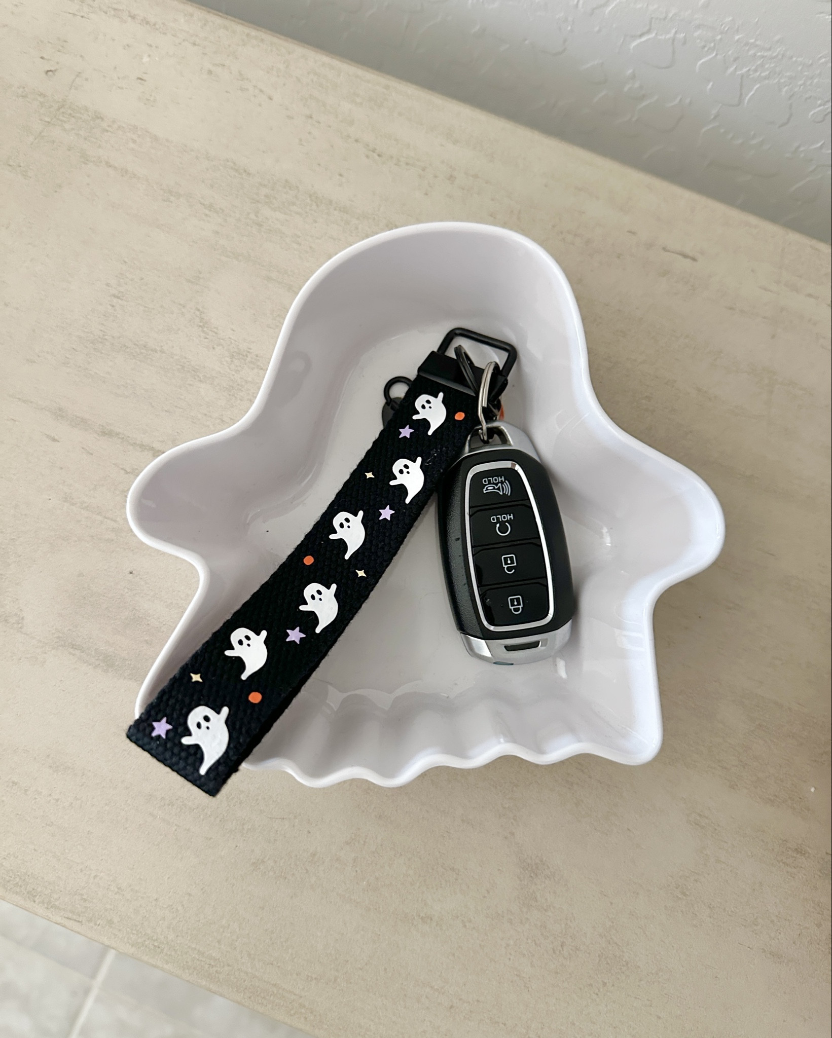 halloween wristlet keychain - perfect for halloween baskets!!! 


#LTKHome #LTKFindsUnder50 #LTKHalloween