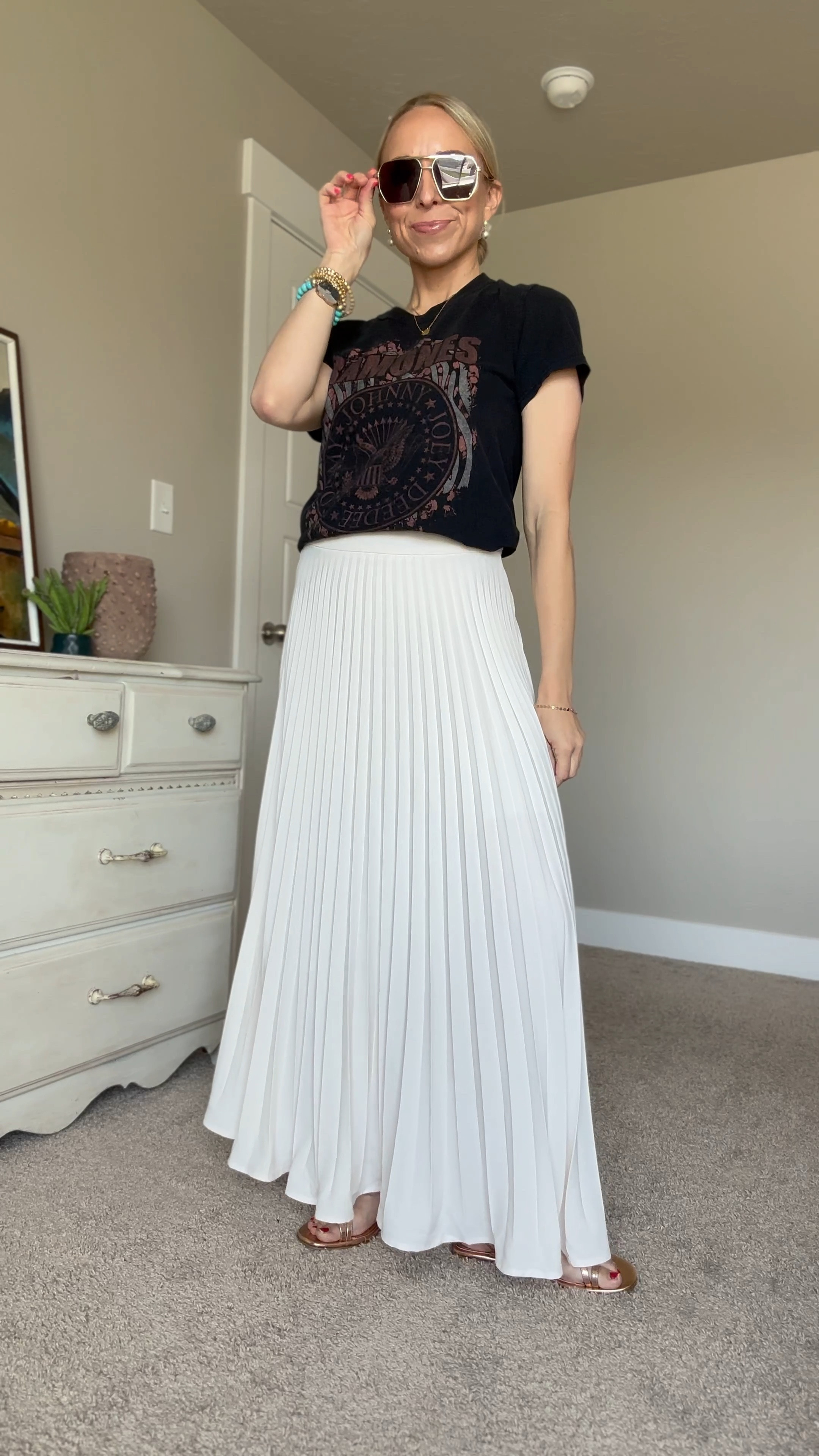 The cutest pleated skirt from Walmart!

I’m wearing an XS

#LTKstyletip #LTKfindsunder50 #LTKSeasonal