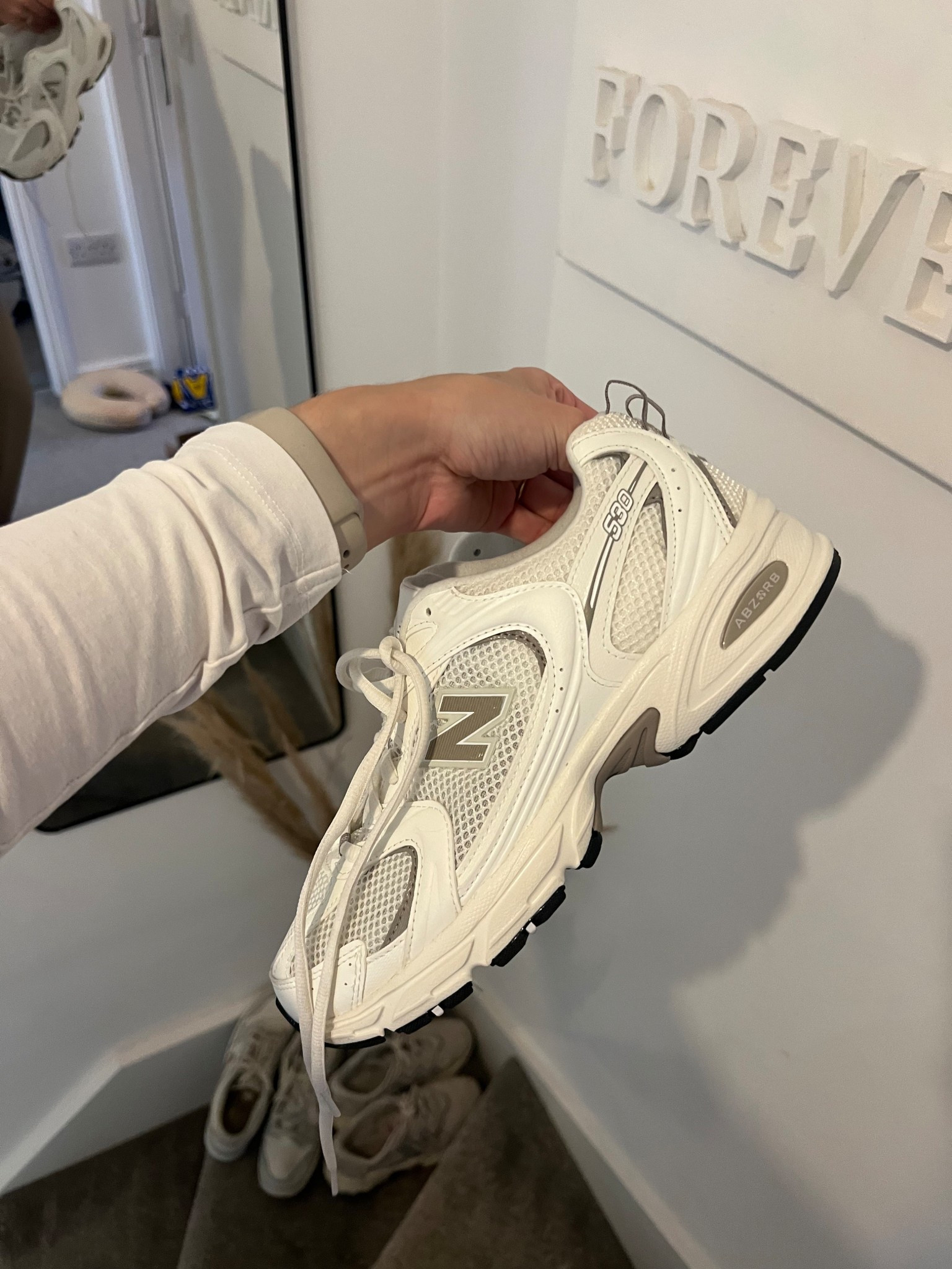 POV: you found the perfect autumn trainers 😳😍 

Obsessed isn’t the word!! White trainers with a hint of neutral, literally ticks all the boxes for me 🤤 they’re so comfy as well!! Cannot wait to live in these for the next 6 months 🤌🏻 

New balance, white trainers, neutral trainers, brown trainers, new balance 530, autumn fashion, autumn outfit inspo, casual outfits 



#LTKautumn #LTKuk #LTKshoes