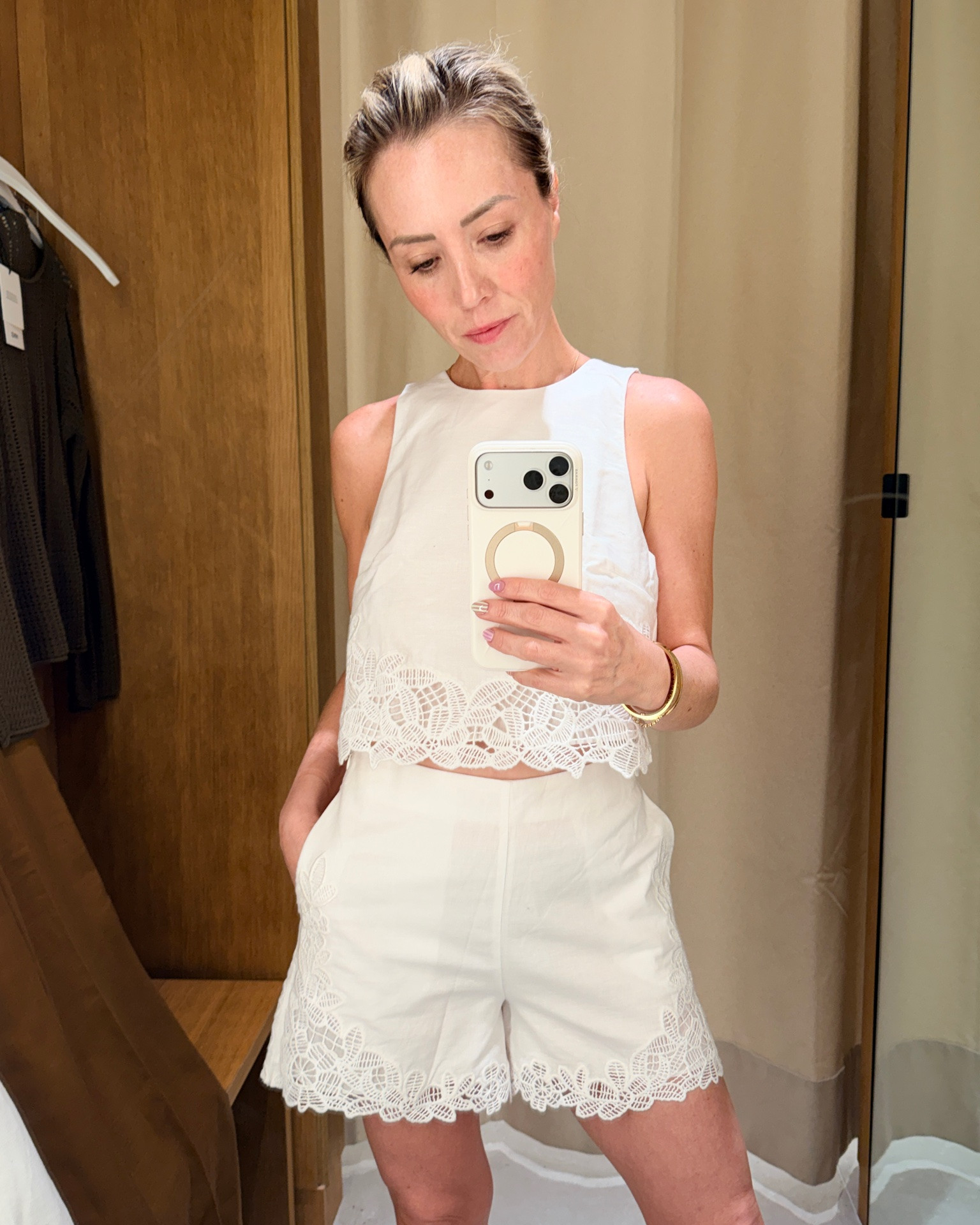 Summer whites 🤍☀️
Un look fresco y femenino de Mango que me encantó para días de calor, vacaciones o una salida casual. Estoy compartiendo más piezas y links de Mango en mi LTK esta semana para el #MangoSpringMomentumChallenge ✨

Shop the look en mi LTK 🫶🏼

#LTKstyle #LTKfashion #Mango #MangoStyle #SummerOutfits #SummerStyle #WhiteOutfit #OutfitInspo #Moda #LookDelDia