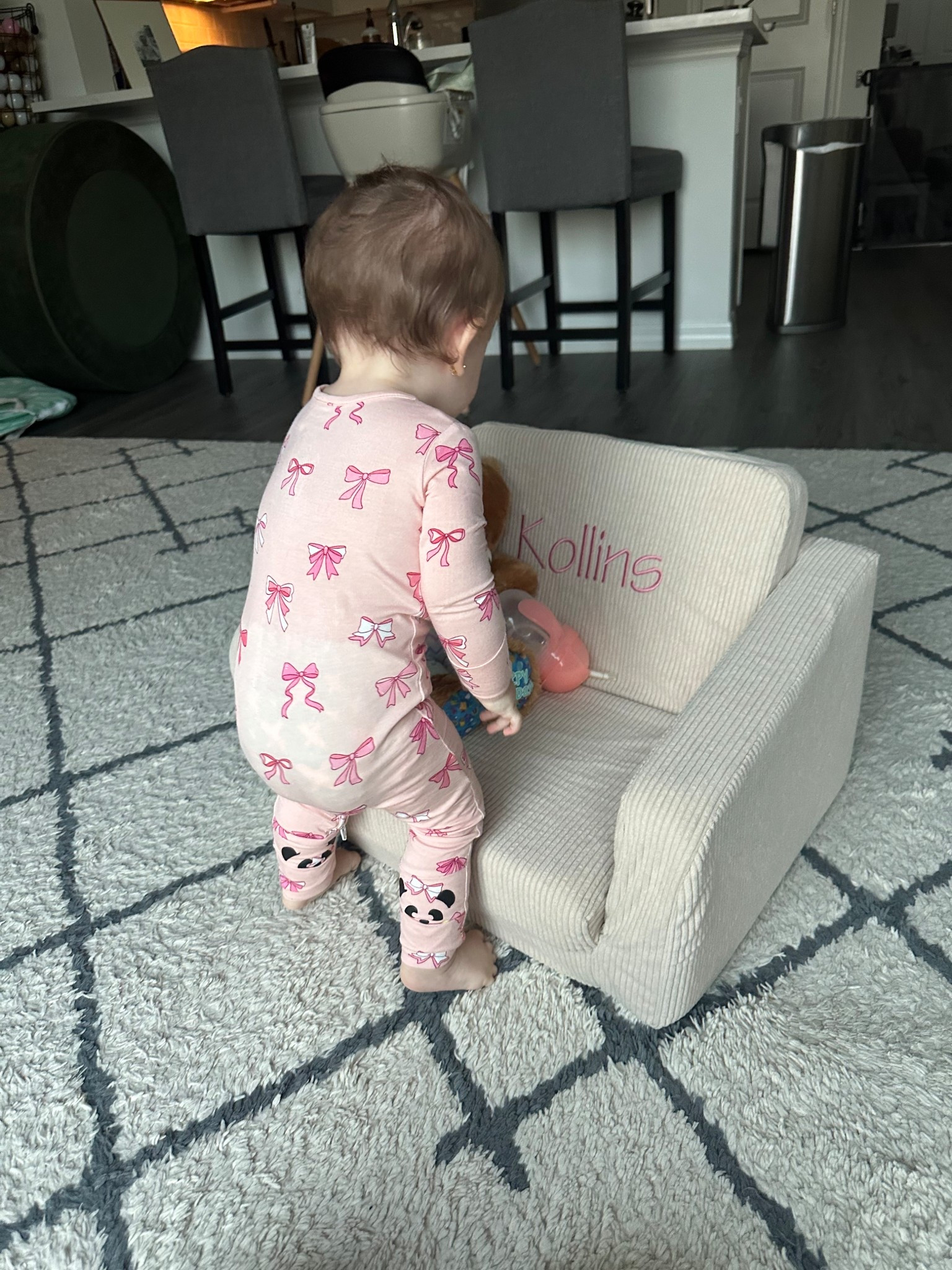 One of our most used bday gifts for Kollins bf rest birthday and her new favorite Jammie’s. I haven’t had a chance to post about them but the non slip convertible footies are to die for. 
.
Z
#sleepers #babysleepers #convertiblesleepers #nonslipsleepers #doublezipsleepers #firstbirthdaygifts #giftsfortoddlers #firstbirthdaygifts 

#LTKKids #LTKStyleTip #LTKBaby