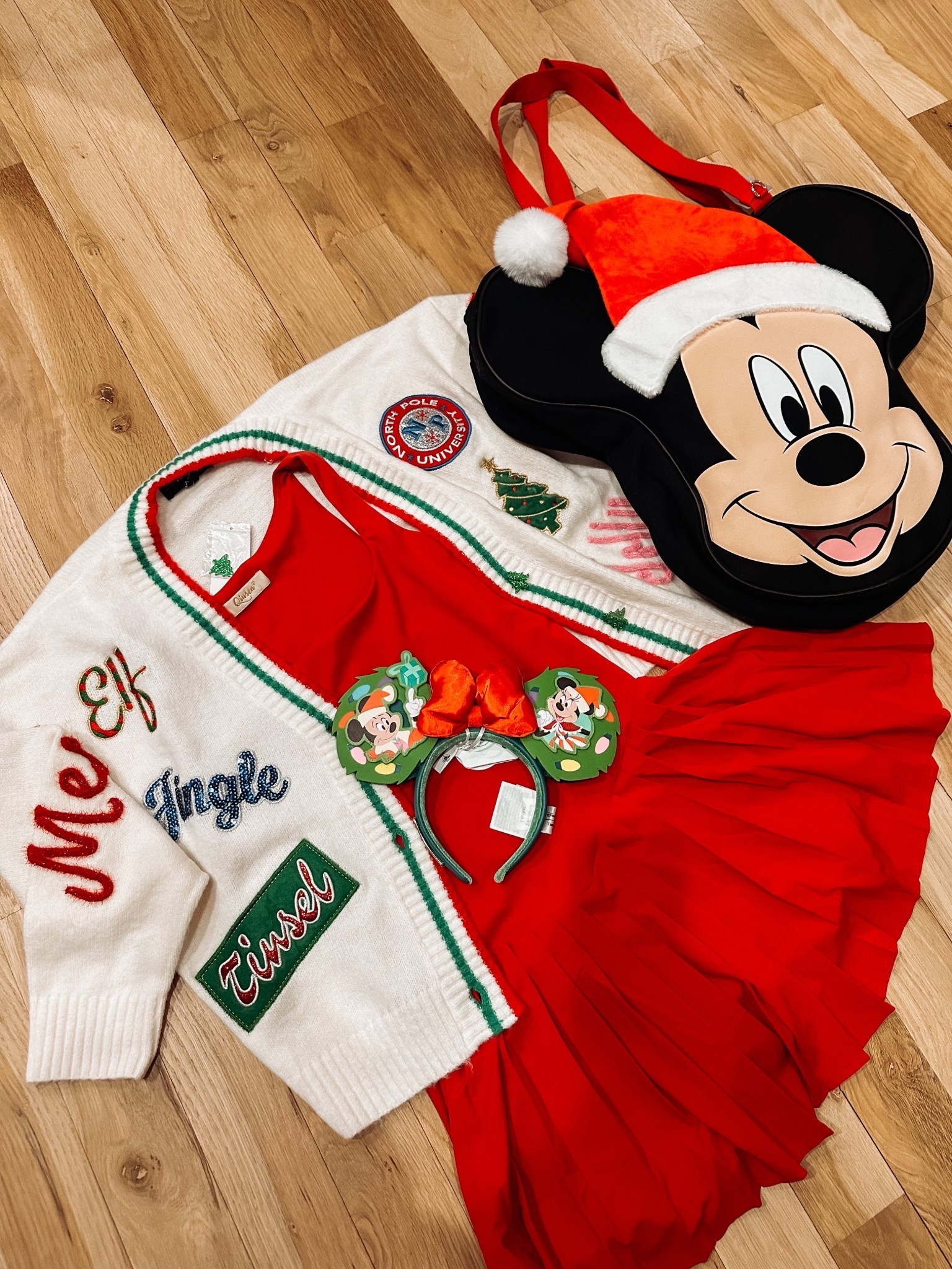 You need this cardigan #disneyootd

#LTKTravel #LTKHoliday #LTKSeasonal