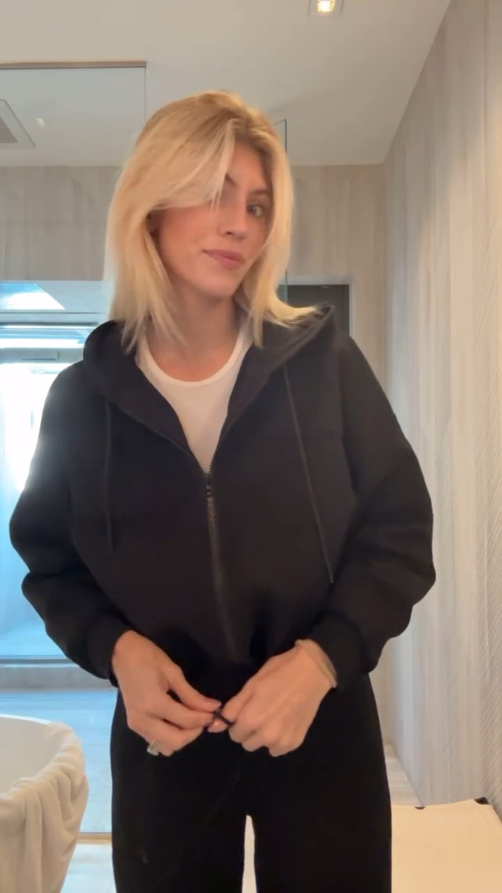 Today’s travel outfit! 

#LTKWatchNow #LTKTravel #LTKStyleTip