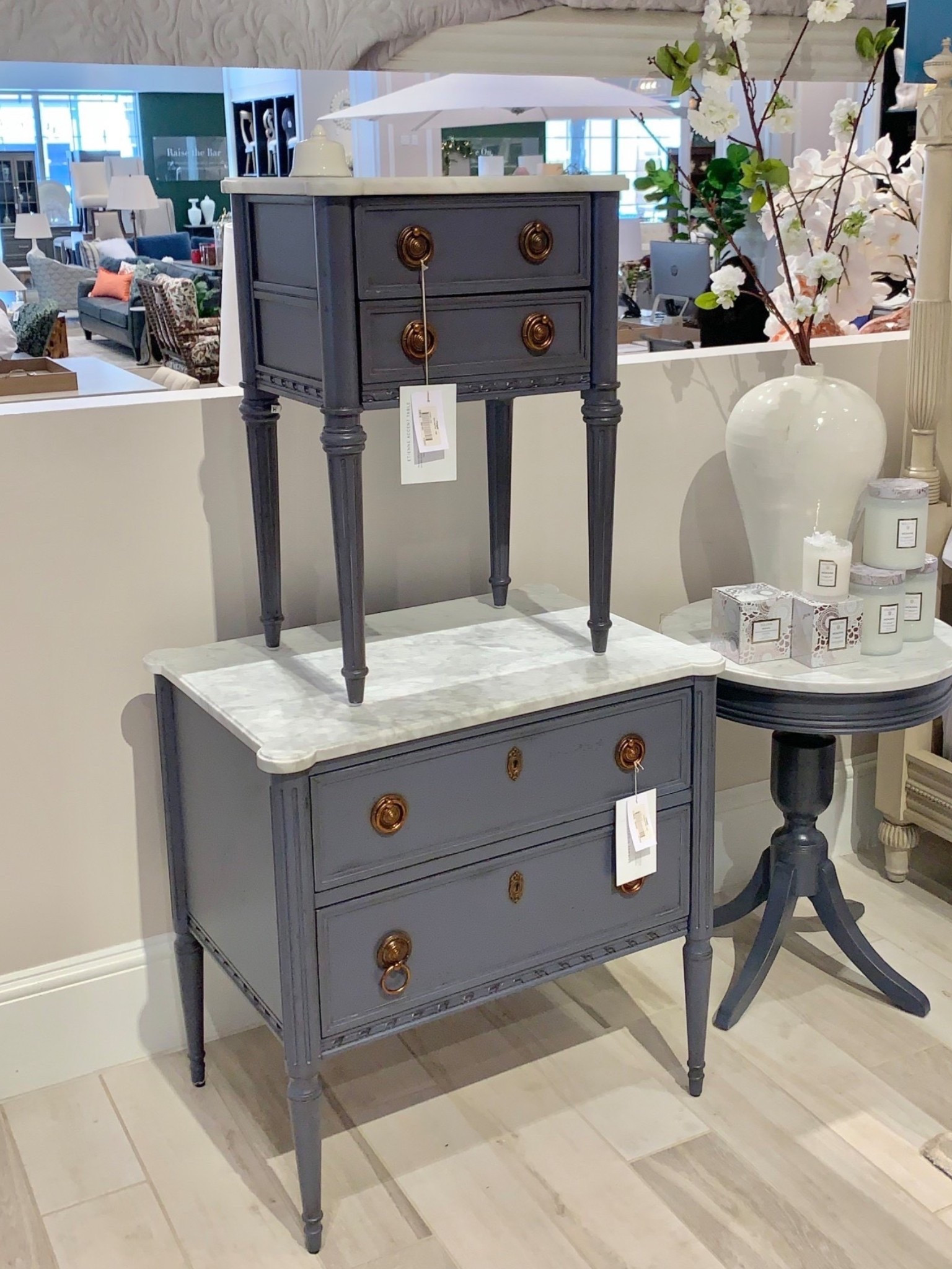 French nightstands with marble top 🤍
