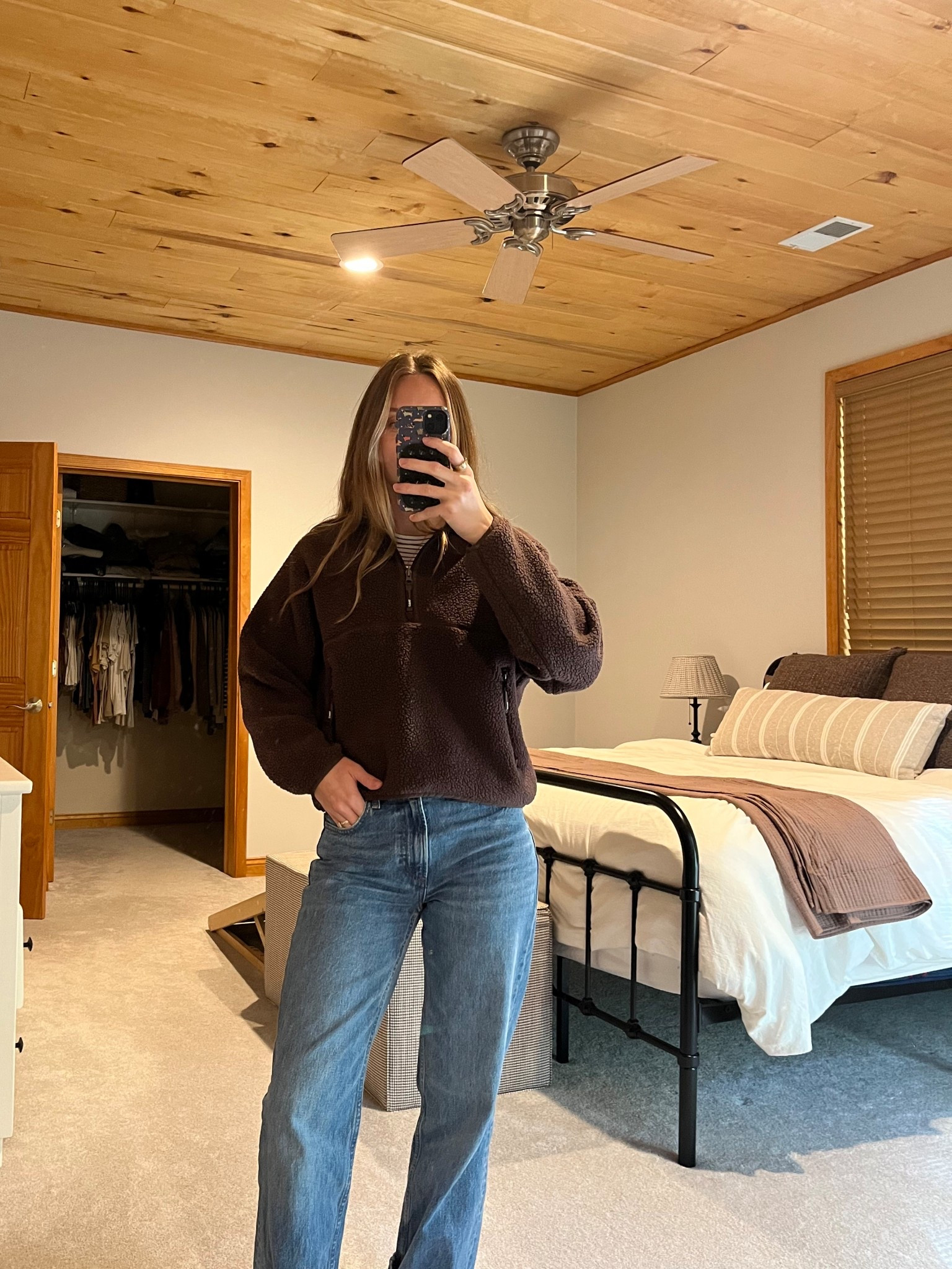 Casual and comfy fall outfit 


Aritzia fleece, fleece outfit, fall outfit, denim, jeans, casual fall 

#LTKSeasonal #LTKFindsUnder50 #LTKFindsUnder100