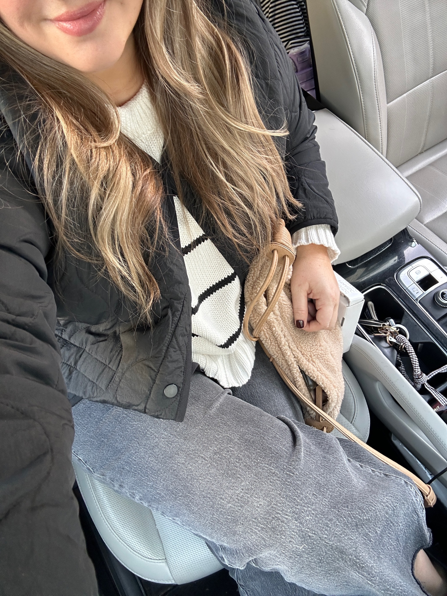 Casual winter outfit

Quince sweater/ madewell jeans
Wide leg jeans / chelsea boots

#LTKFindsUnder50 #LTKSeasonal #LTKStyleTip