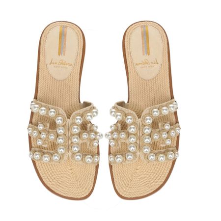 #sandals #tan #pearls #bridal #beach #resortwear

#LTKSeasonal #LTKwedding #LTKsalealert