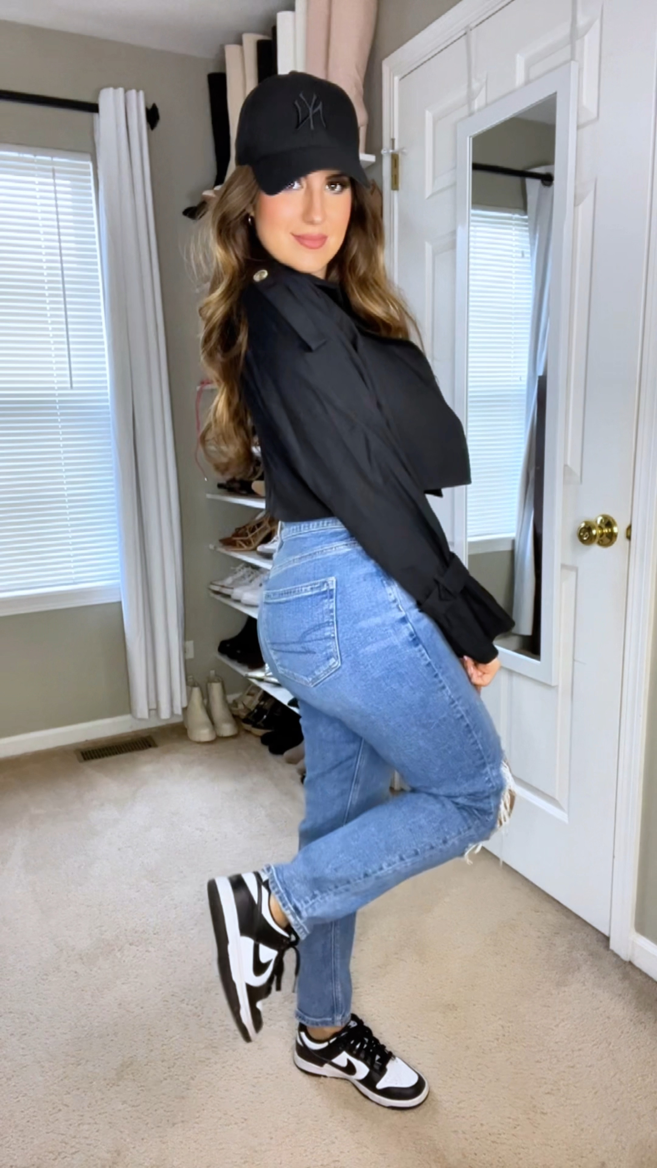 Who else is starting their cropped jacket collection for spring?? 

Size small crop top
Size 4R AE jeans
Size small cropped trench 

#LTKstyletip #LTKSeasonal #LTKVideo