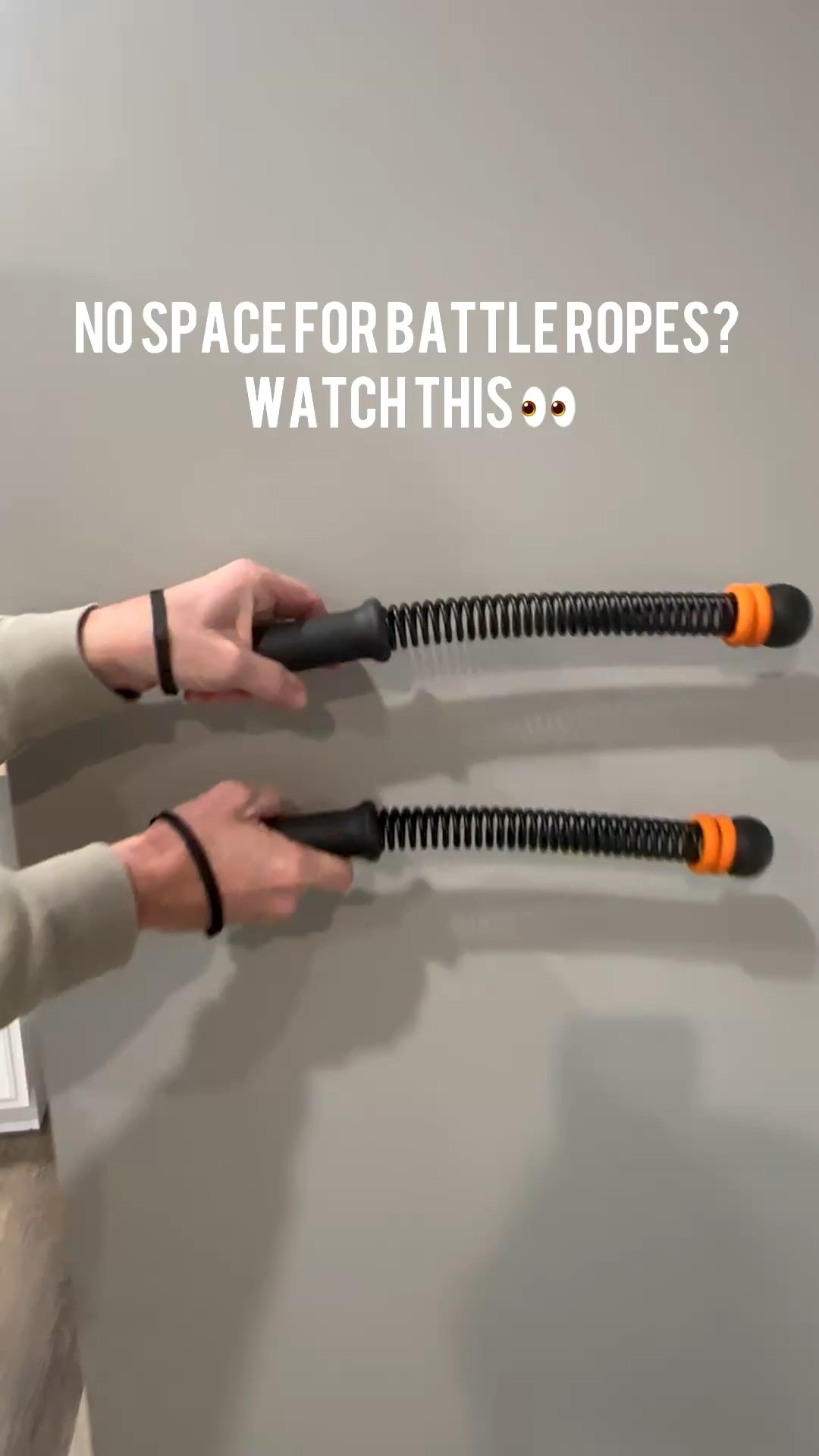 No space for battle ropes? No problem #workout #homegym #battleropes 

#LTKActive
