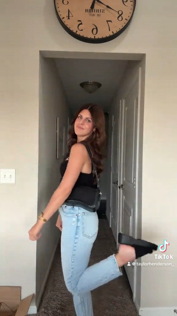 Simple body suit and jean combo > 

#LTKSummerSales #LTKSeasonal