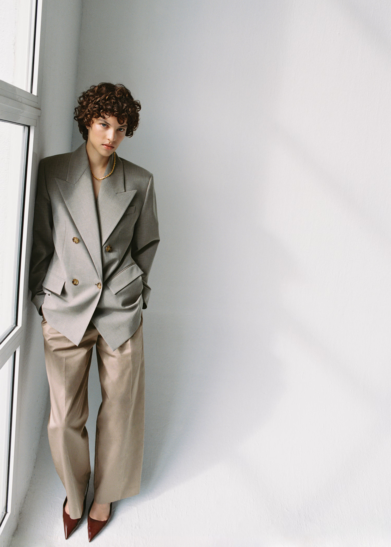 Lakleren schoen met kittenhak - Dames | MANGO België | Mango EU