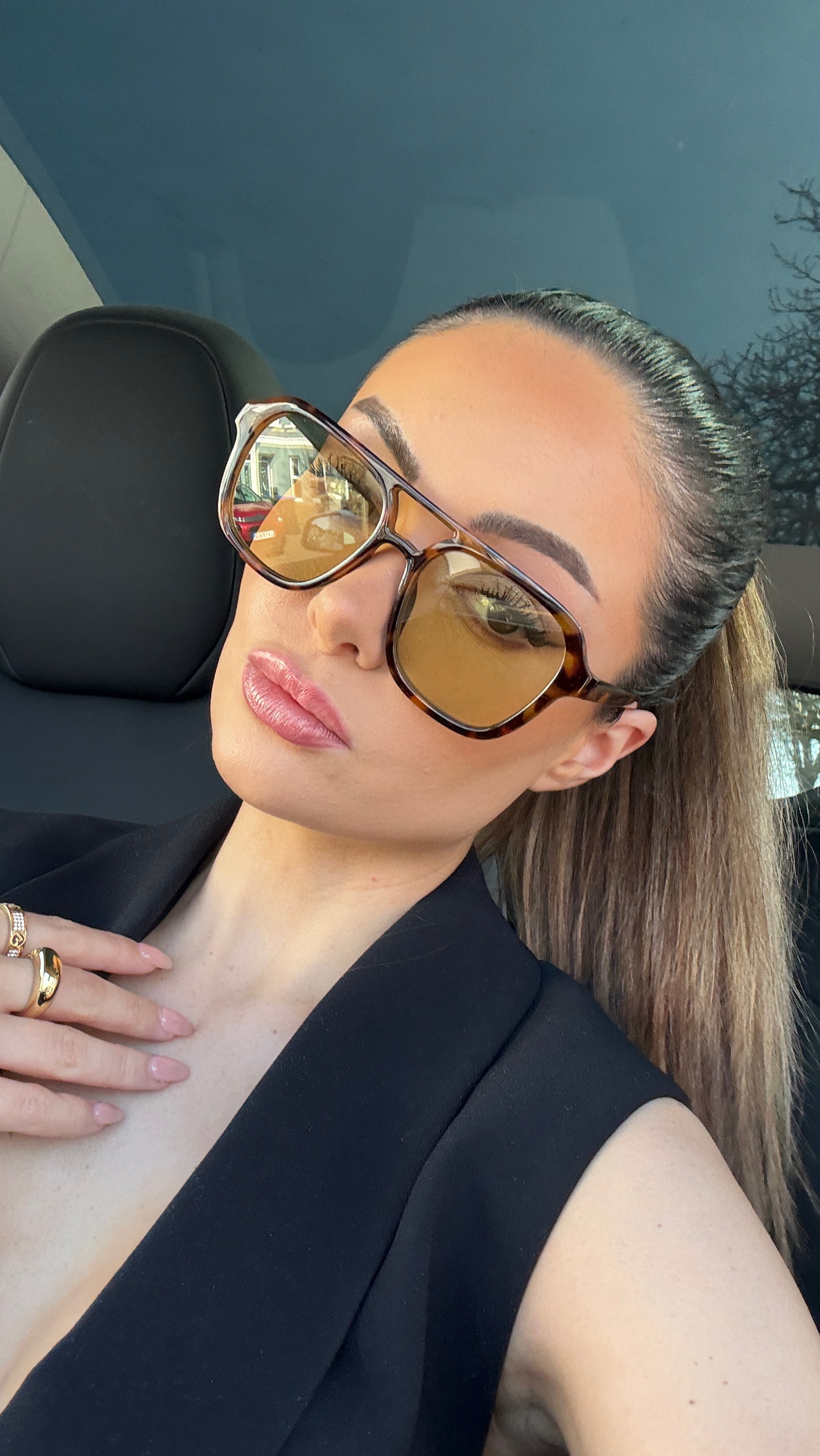 Thoughts on these glasses? I think I love them 🫶🏼✨👀

#sunglasses #sunnies #dupe #guccisunglasses #miumiusunglasses #chanelsunglasses #hm #hmnewin #miumiu #mango #zara #highstreet #holidayclothes #womenssunglasses #springfashion #springoutfit #springoutfitideas #stylingtips #accessories 

#LTKstyletip #LTKtravel #LTKFashionMonth