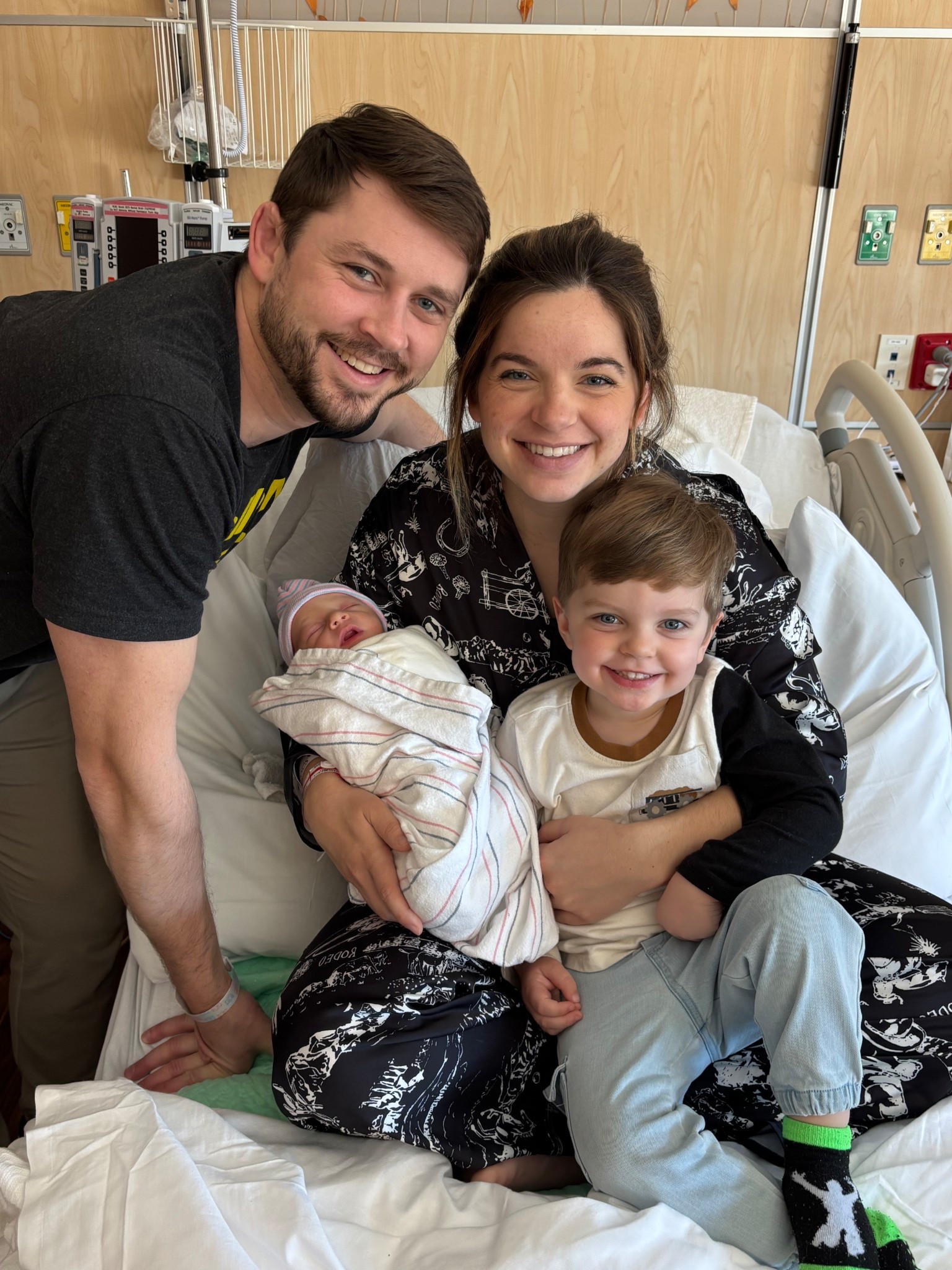 Echols party of 4 🩵 love all three of my boys 🫶🏼

#LTKBump #LTKFamily #LTKBaby