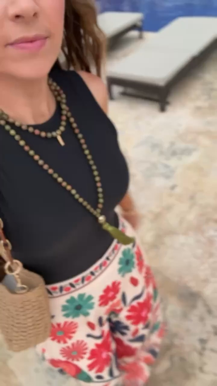 Gorgeous look for less skirt from @amazon! I am also loving this bodysuit from @abercrombie

#LTKootd