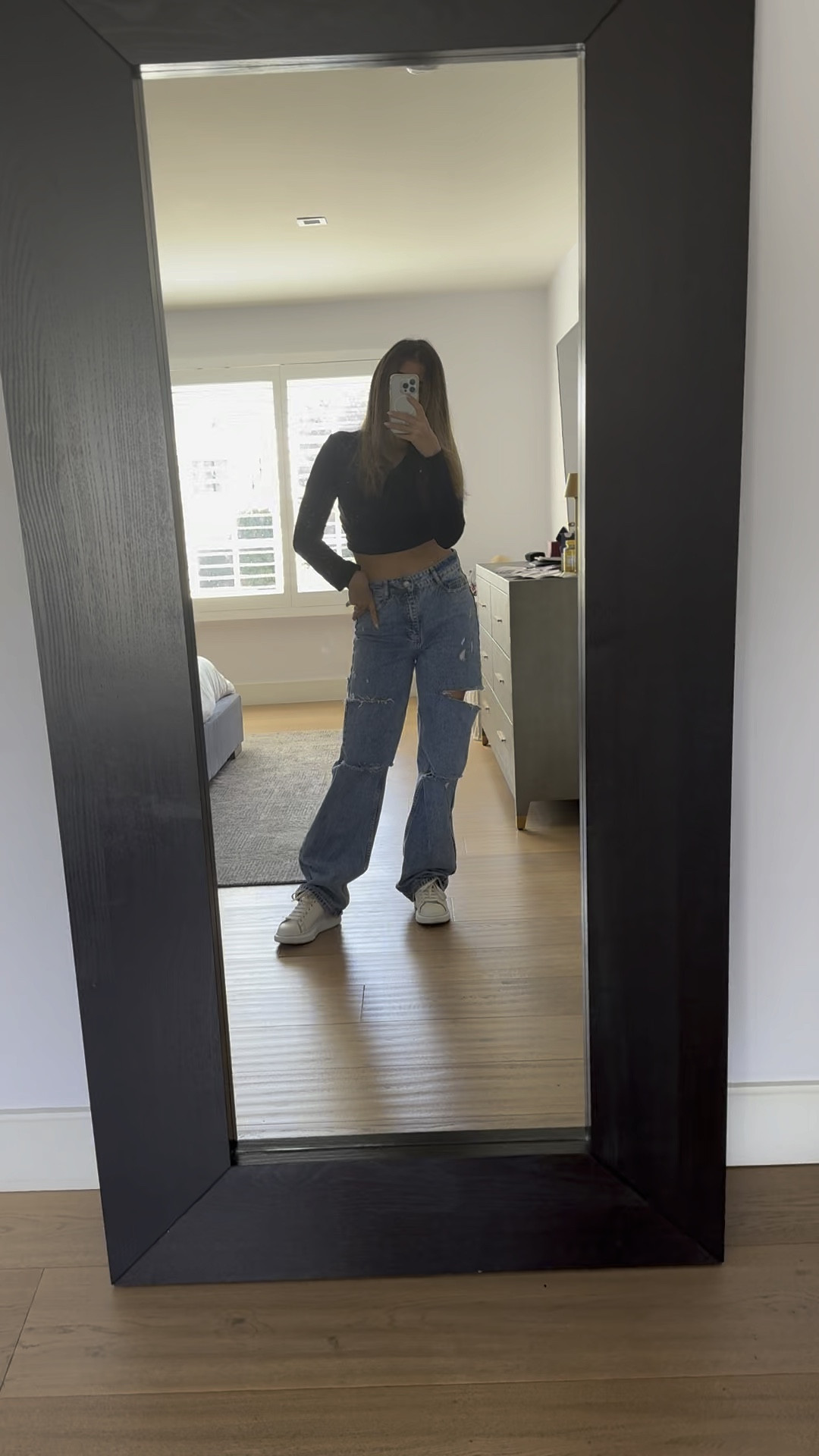 Post-Workout on my way to a casual lunch meeting. 
Paired this versatile Alo crop top that can be worn from gym to a night out with my latest Zara jean pick  and best platform sneakers on the market. 
Check out the links below for the crop top and shoes. Jeans aren’t linkable but I linked the pair that inspired Zara 😜

#LTKShoeCrush #LTKFitness #LTKActive