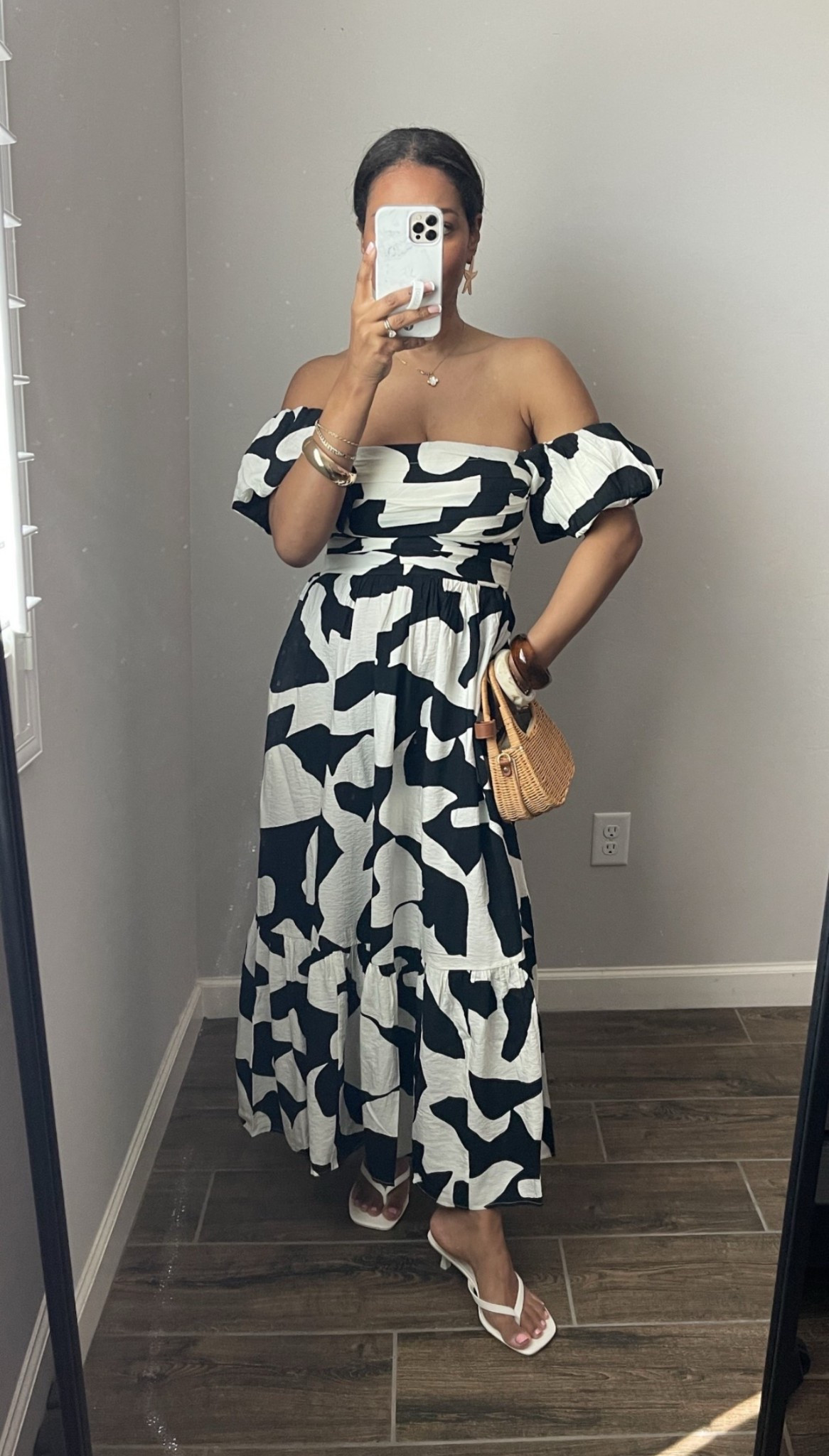 This dress is so flattering! I’m wearing a small 

#ltkfindsunder100 #ltktravel #ltkfindsunder50