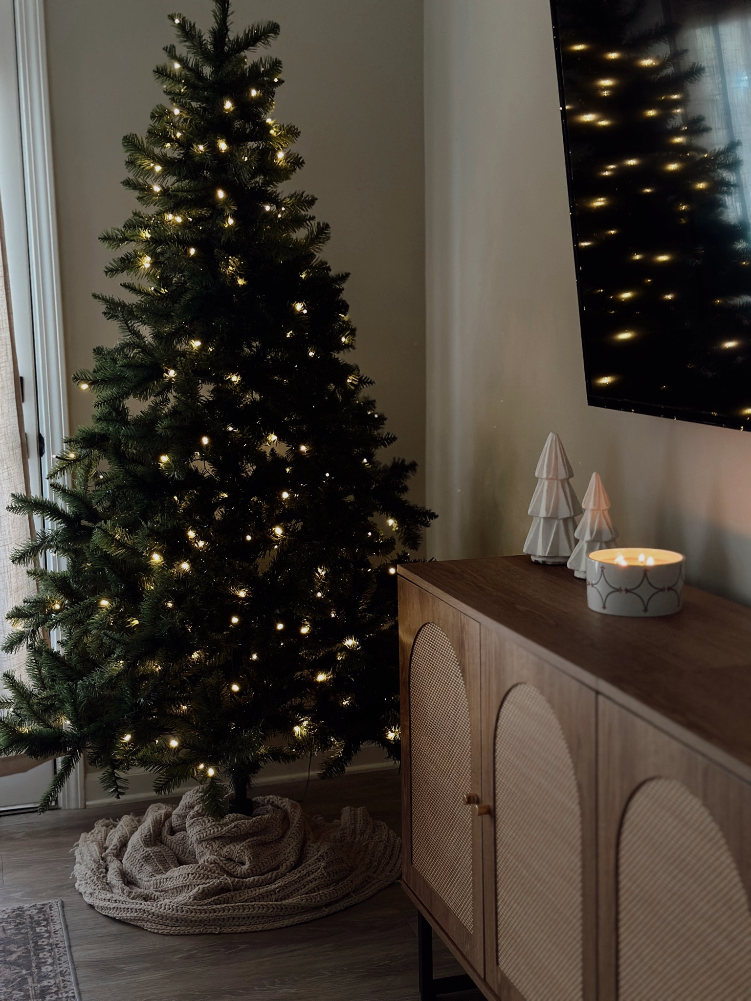 6.5 pre-lit tree— only $69!! 