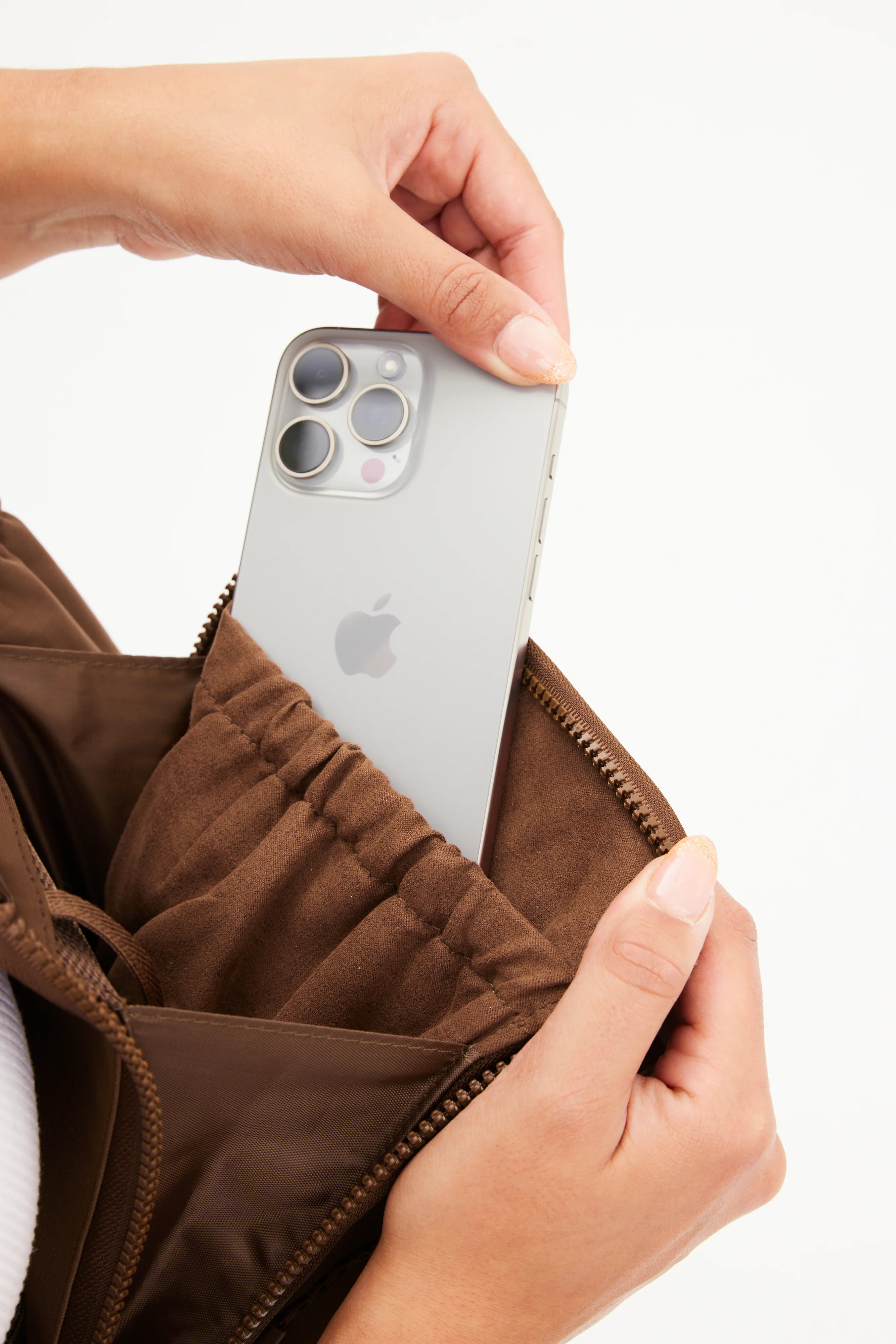 BÉIS 'The Sport Sling' in Maple - Brown Crossbody Athletic Gym Bag & Belt Bag | BEIS