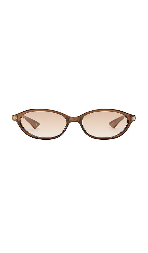 Le Specs Duskfall Sunglasses in Brown. | Revolve Clothing (Global)