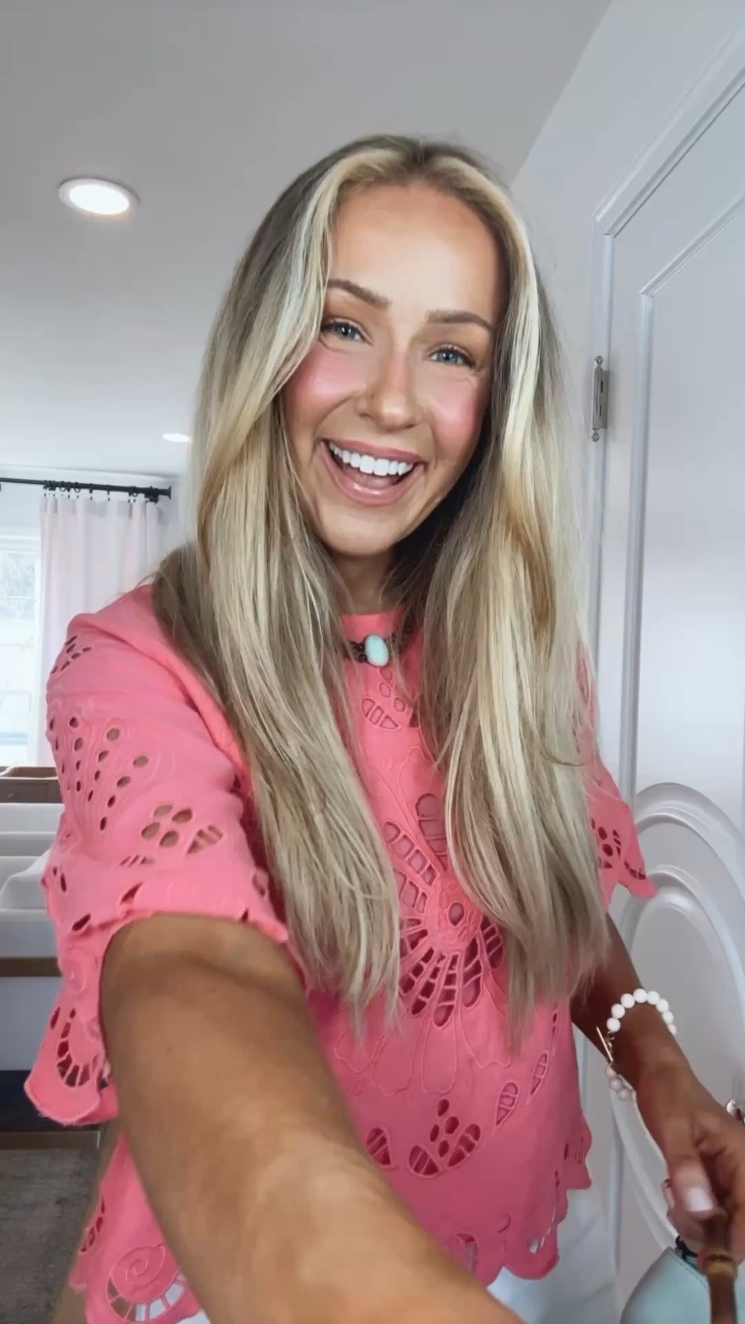 Affiliate links - I earn commission on purchases made through my links | elevated casual spring outfit 
Pink spring top
Zara white wide leg jeans 