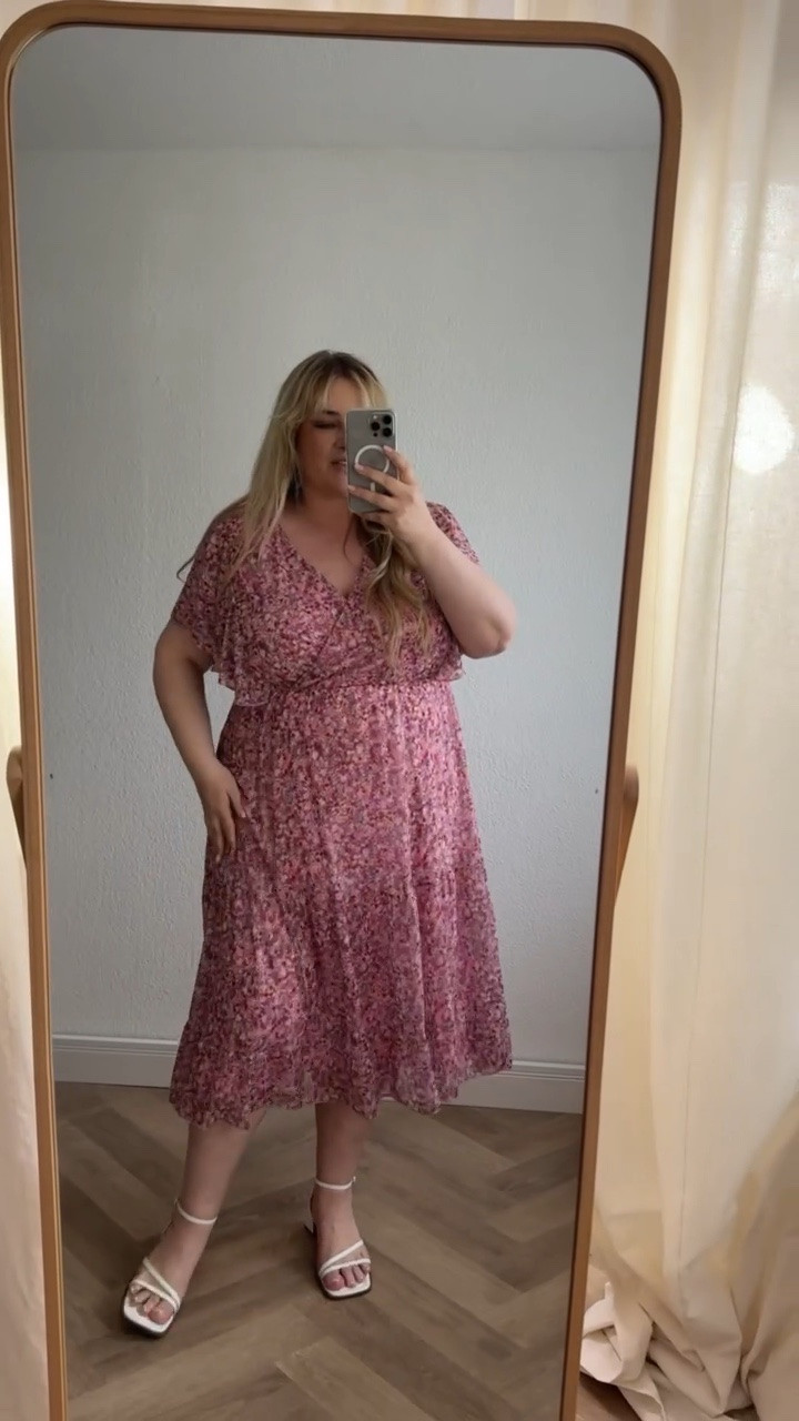 Das perfekte Kleid 💗🌸

15 % sparen bei Bon Prix mit dem Code: 15san

(Gültigkeit: 19.05. -einschl. 21.05.2026; 15% auf Alles; einmalig einlösbar pro Kundin; gilt in DE App & Webshop)

#plussizefashion #kleid #summerdress #muster #frühlingsoutfit #curvy

#LTKdeutschland #LTKkleider #LTKplussize