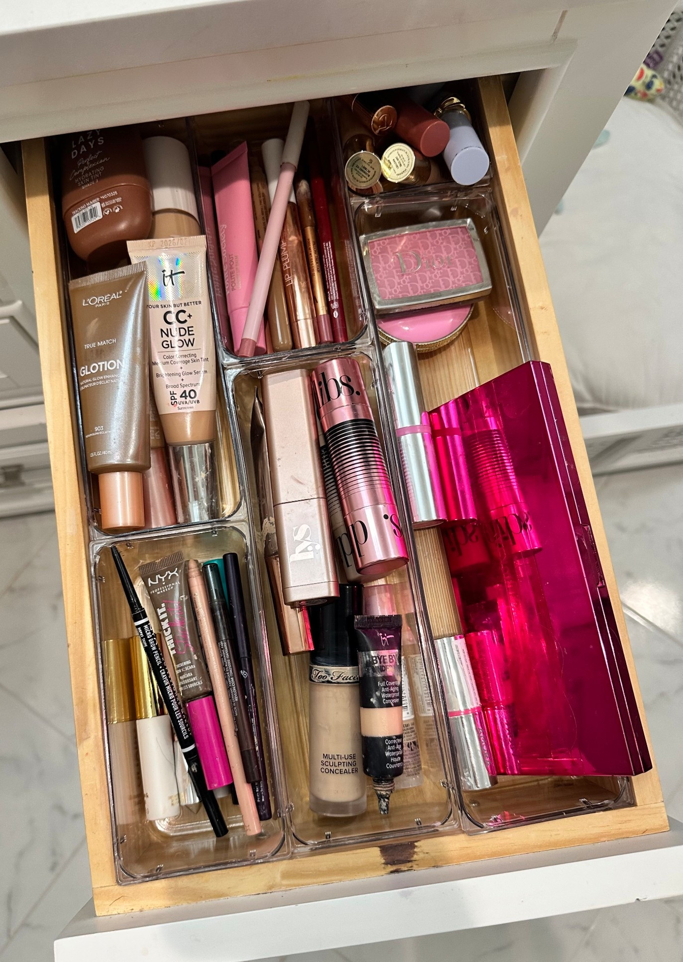 what’s in my makeup drawer 💋💄 with only a 30 product limit lol

#LTKGiftGuide #LTKBeauty #LTKFindsUnder50
