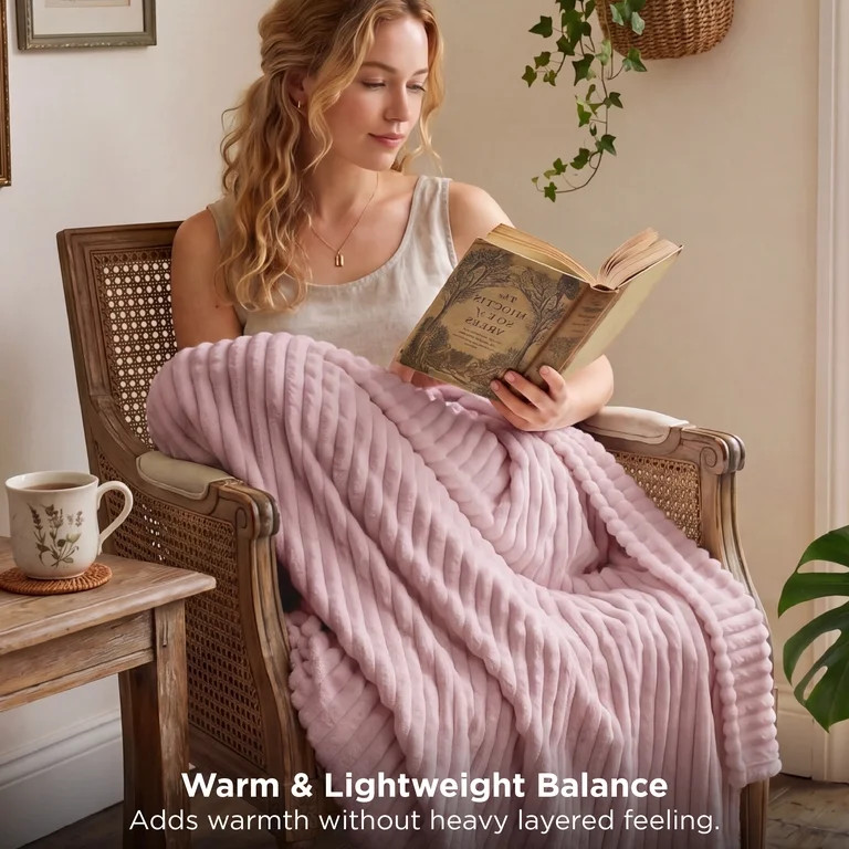 U by Bedsure Pink Fleece Blanket for Couch - Cozy Soft Blankets for Women, Cute Small Throws for ... | Walmart (US)