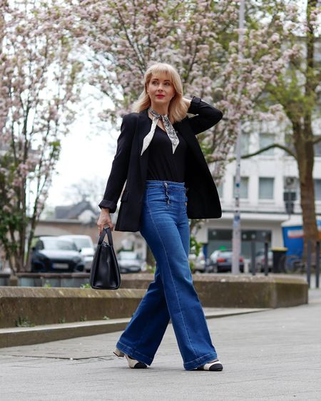 Wide Leg Jeans in marine style 

#LTKGiftGuide #LTKstyletip #LTKworkwear