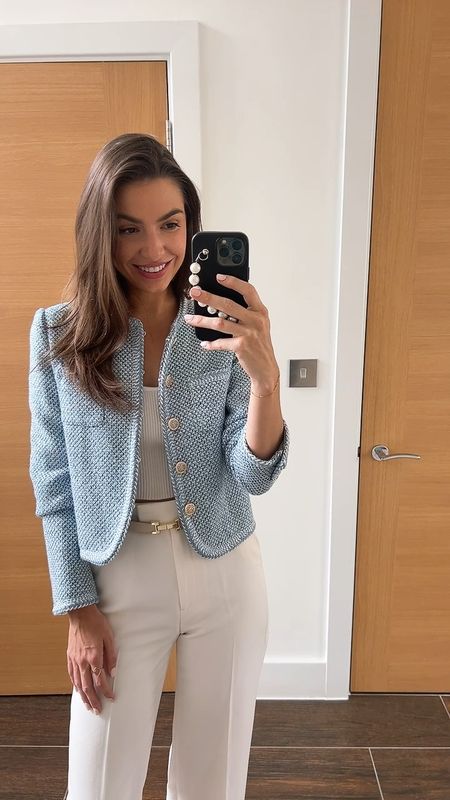 Love a bit of blue in spring!

How stunning is this tweed jacket with the tailored Abercrombie trousers 

#LTKsummer #LTKeurope #LTKuk