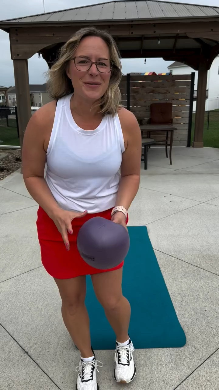 3 ab exercises to improve your golf game this season ⛳️. Whats your favorite golf course? I’m headed to @toadvalley later today ☀️