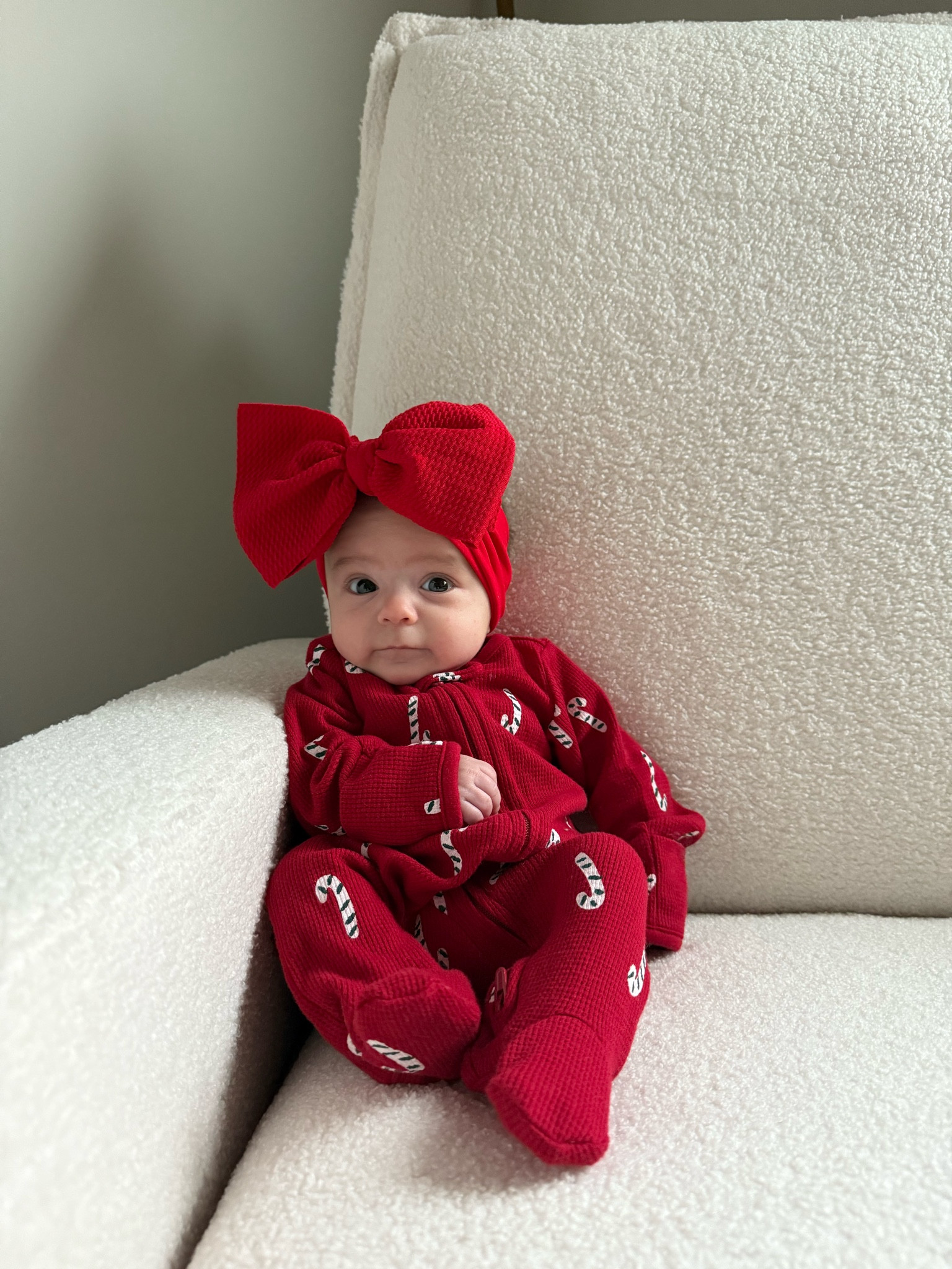 The biggest bow for the tiniest girl🥹😂 Amazon bow and $8 candy cane onesie



#LTKBaby #LTKHoliday