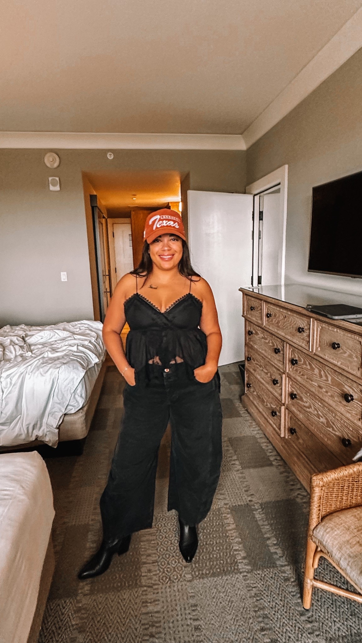 Fight Day 🖤

#LTKMidsize #LTKPetite #LTKTravel