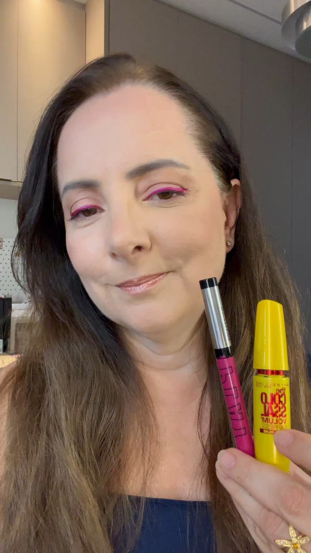 As vezes tudo o que a gente precisa é de um pouco de cor na maquiagem. 

#LTKbeleza #LTKestilo50+ #LTKbrasil