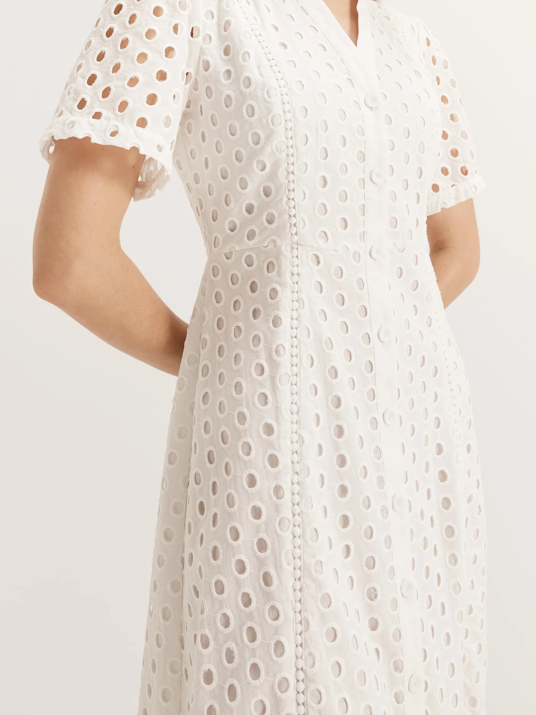 Solar Broderie Dress | Review (ANZ)