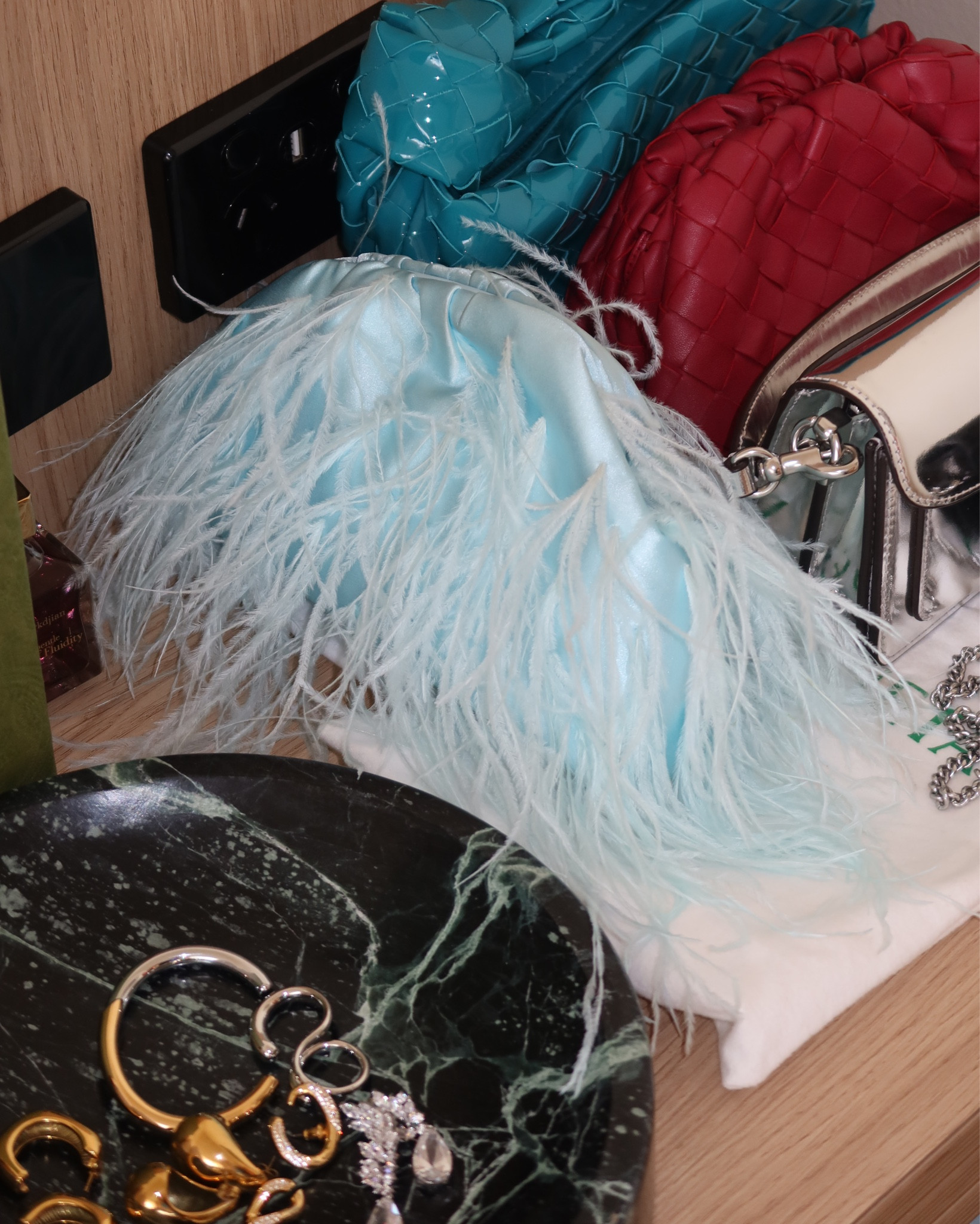 My own AFW styling set up…I’m the type of person that has to see everything laid out in front of me when I’m choosing my accessories - especially when I’m travelling 🪩🍒✨ 

#LTKbag #LTKstyletip #LTKaustralia