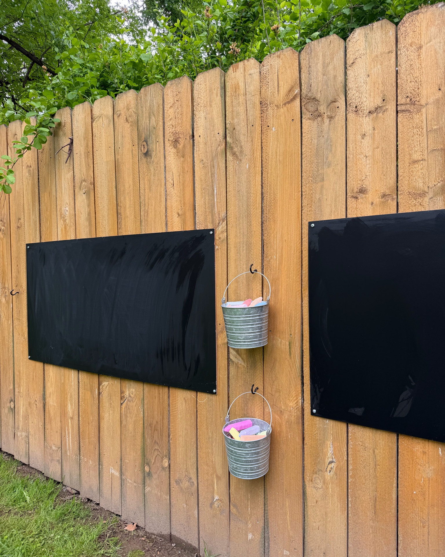 Outdoor DIY kids Chalkboard!☀️

#LTKHome #LTKKids #LTKSeasonal