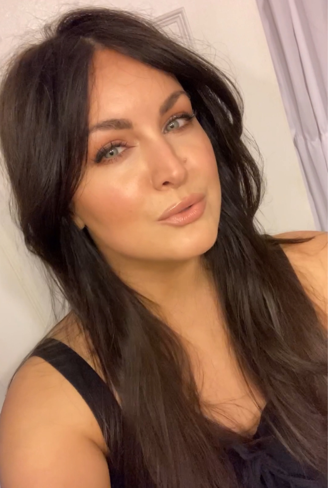 Swoopy hair how-to! I have VERY straight hair that does not hold curl, but I do like a voluminous front section with a bend. This is how I've been doing it lately...

#LTKbeauty