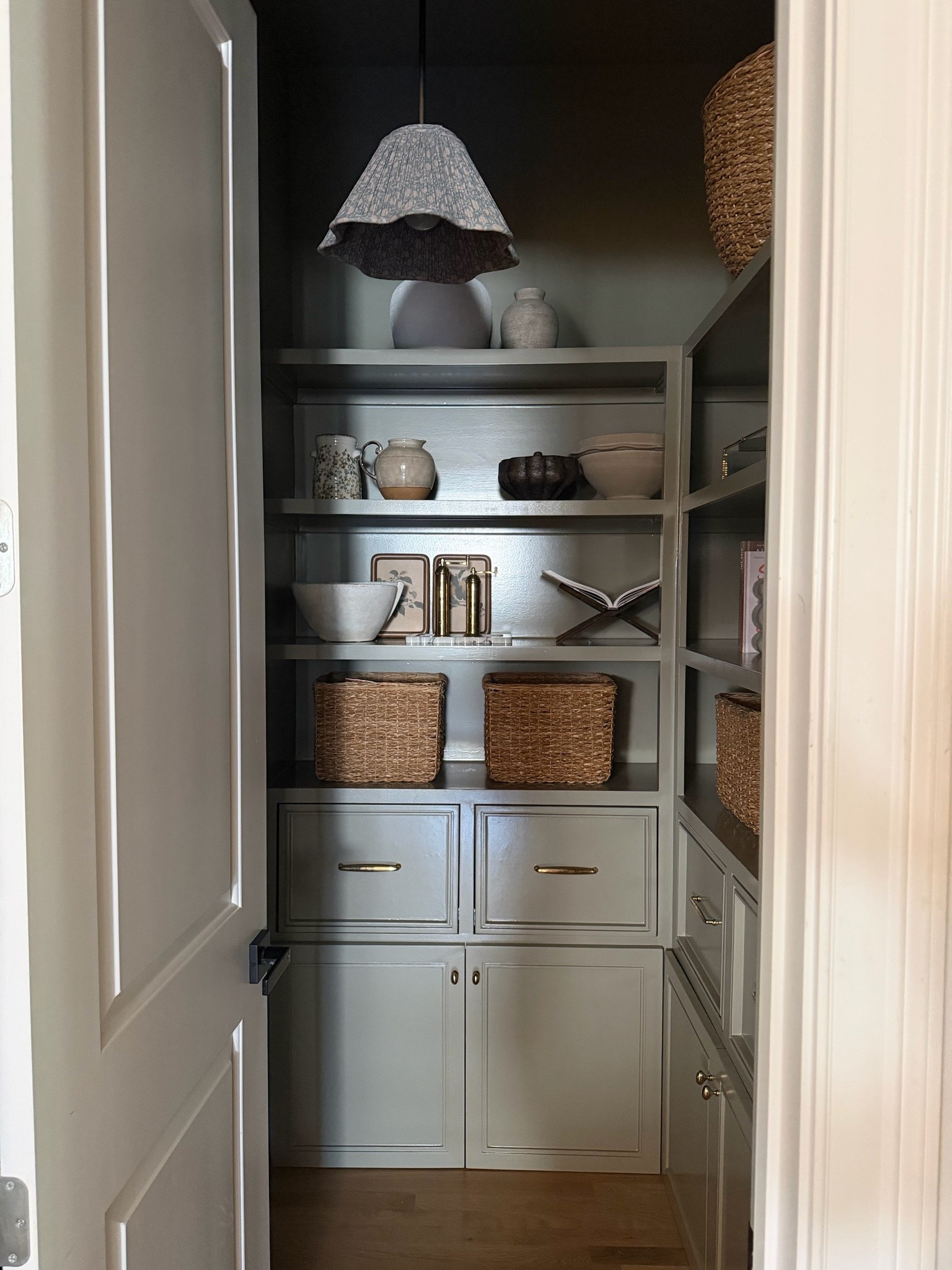 My pantry details 🫶🏻

#LTKstorytime #LTKSaleAlert #LTKHome