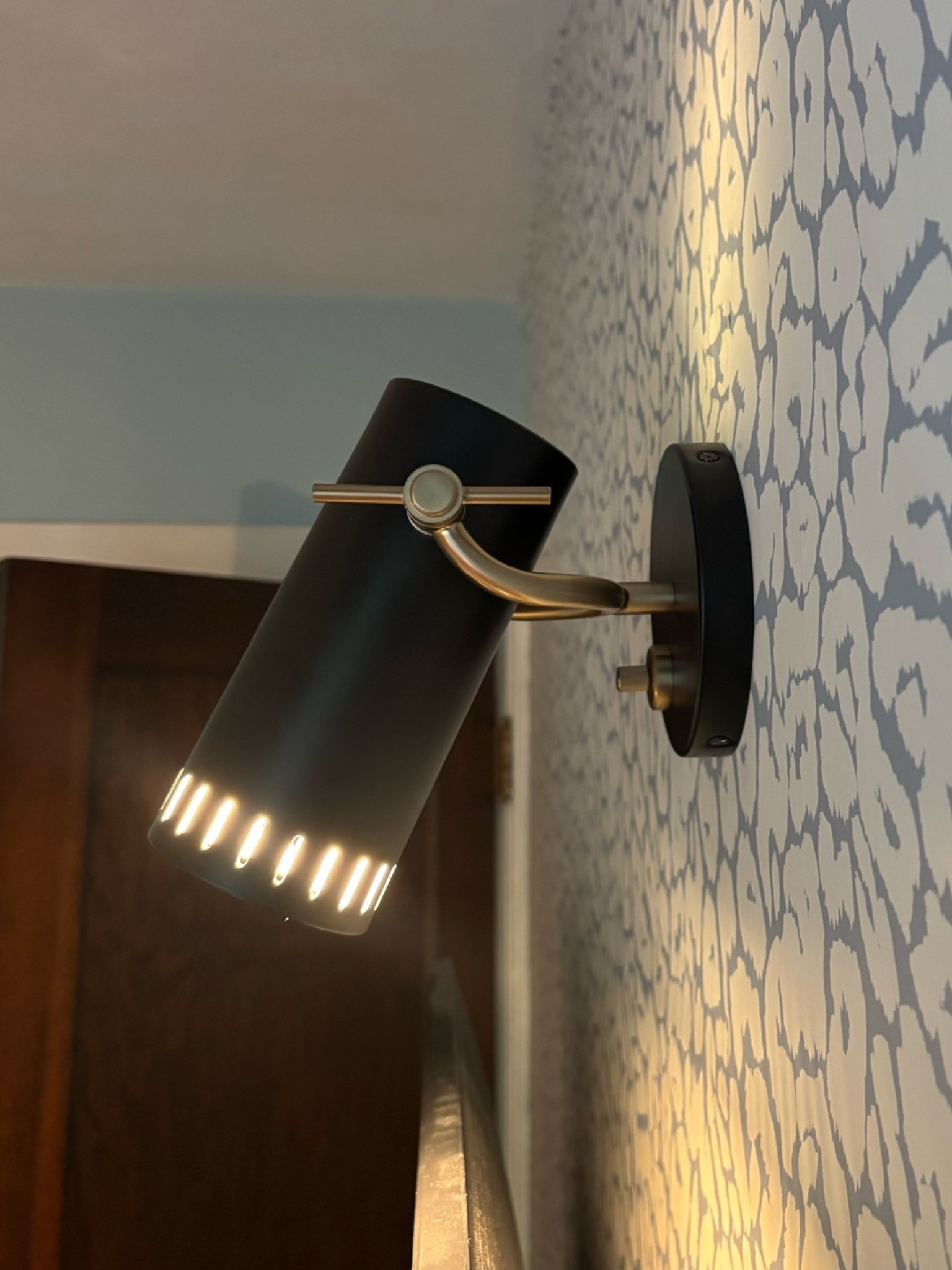 Black and Champagne Sconce 🖤

#LTKHome