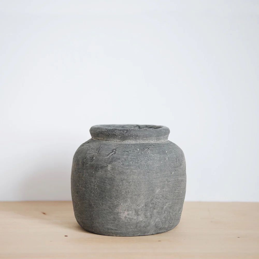 Rustic Vessel Vase | Roan Iris