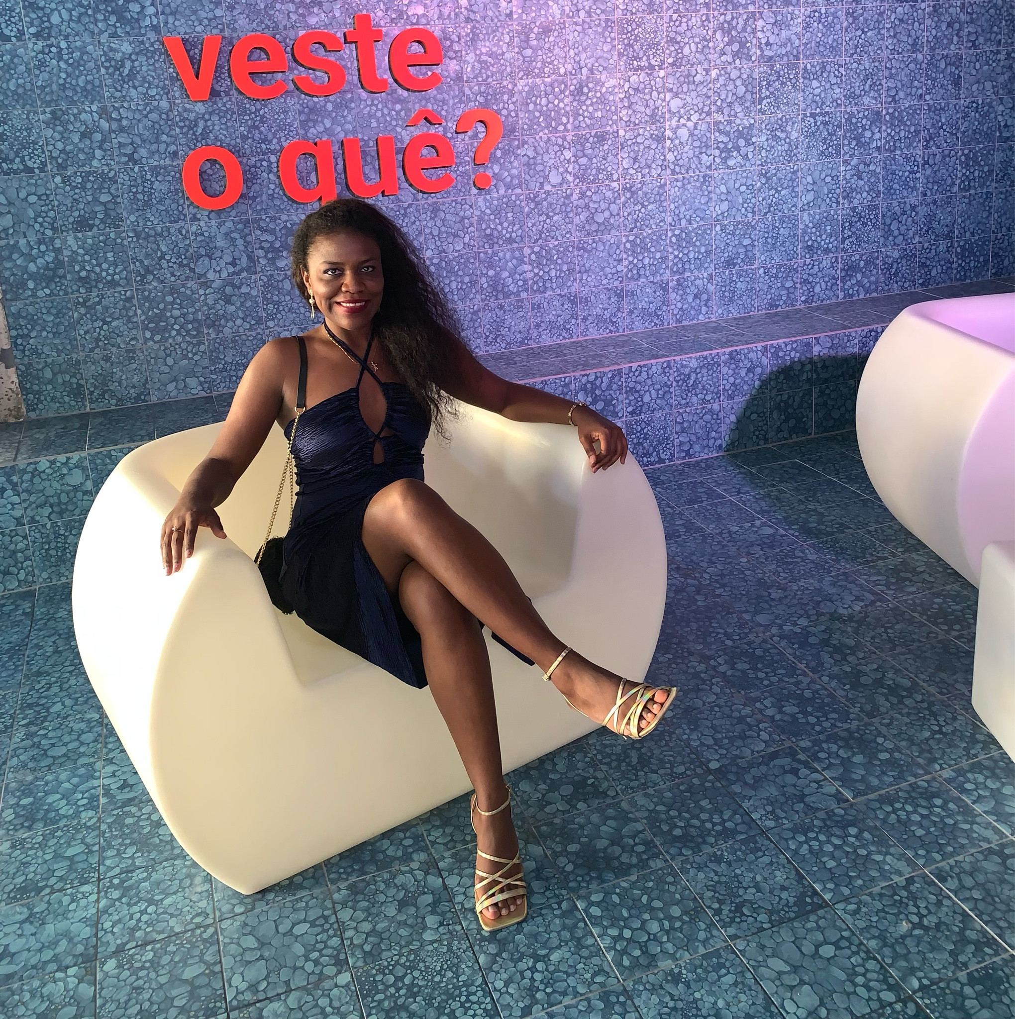 Use e abuse dos acessórios dourados para dar um up ao seu look! 