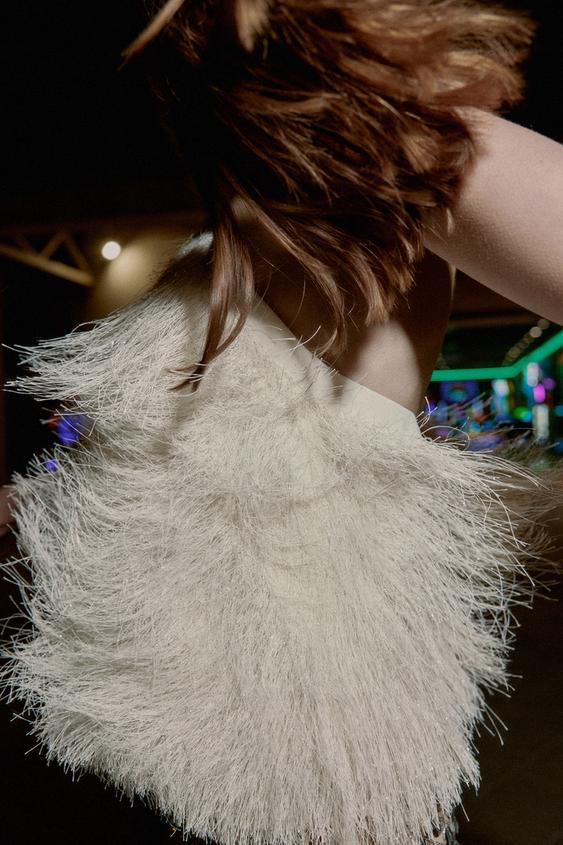 METALLIC THREAD FEATHER HALTER TOP | Zara US
