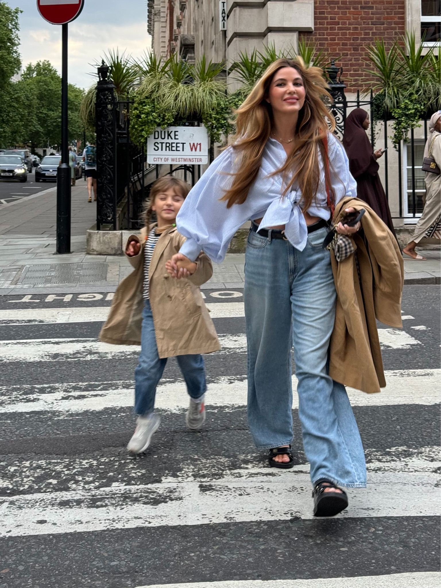 London look🇬🇧
Blouse (size 2) from @shopwendyglez (use Rachelanise for a discount)
Jeans: size 27
Sandals: TTS

#LTKTravel #LTKStyleTip #LTKKids
