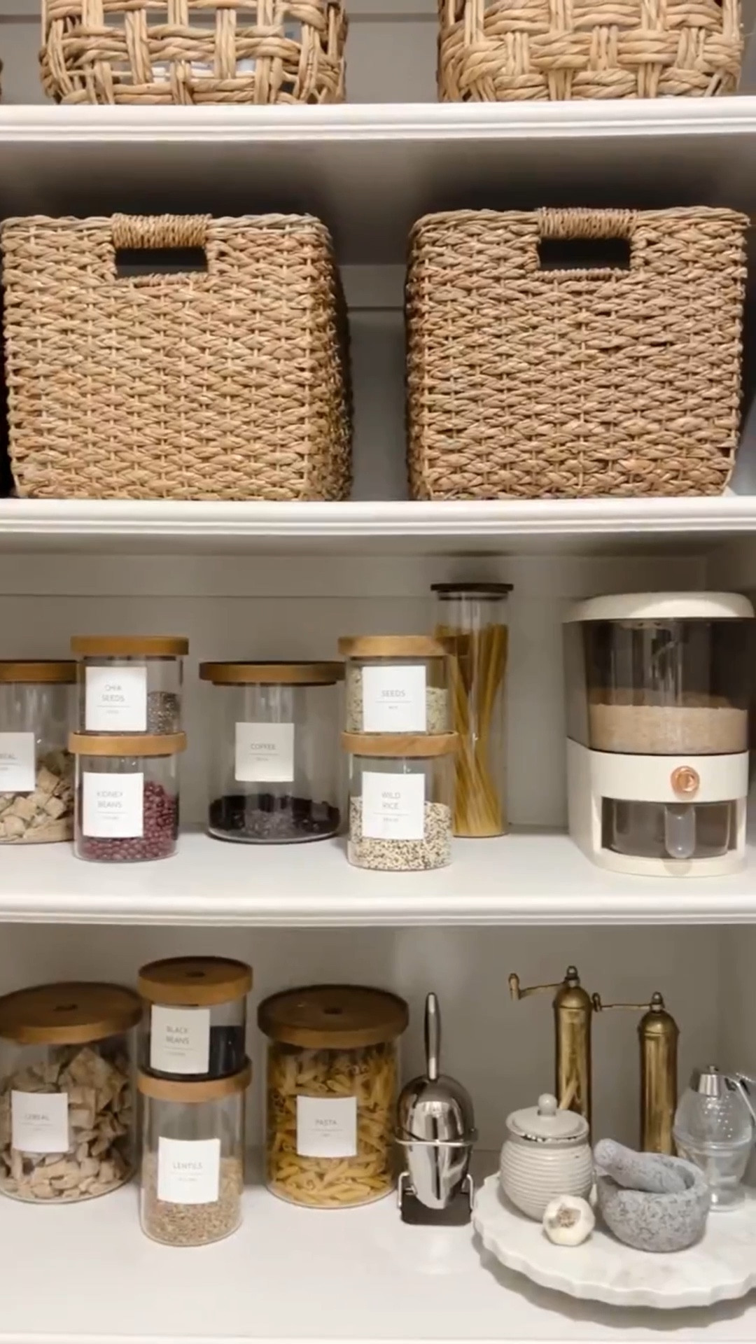  pantry must-have 🤍
#amazonfinds #pantryorganization #neutralhome #homefinds #simpleliving