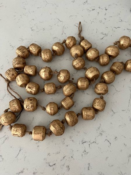 My golden wood garland is currently available to arrive before Christmas! If you missed out on the mcgee & co, here’s your chance!

Wood garland, organic modern Christmas decor, neutral Christmas decor, Amazon Christmas decor, Amazon home, good decor

#amazonhome #founditonamazon #christmasdecor 