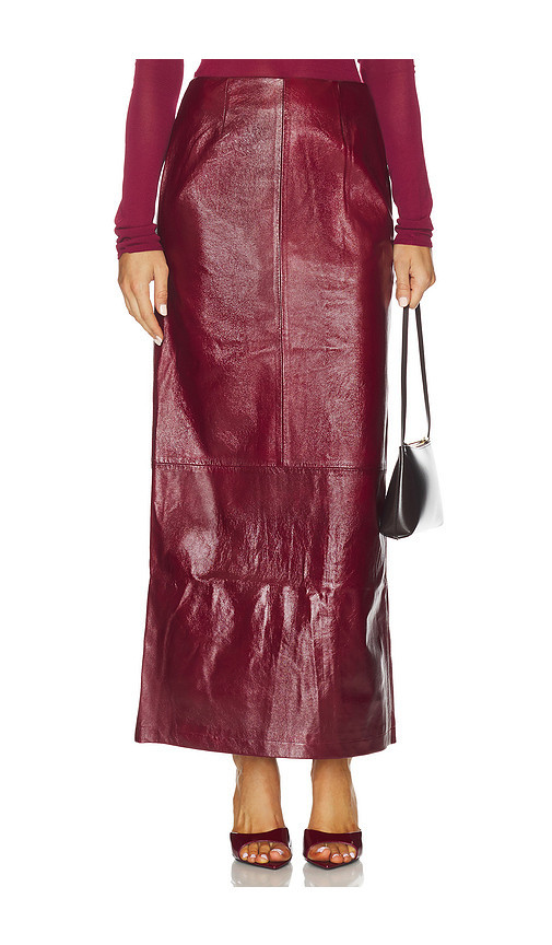 Auteur Studio JUPE LONGUE EN CUIR en Burgundy. Taille S. Also en L. | Revolve Clothing (Global)